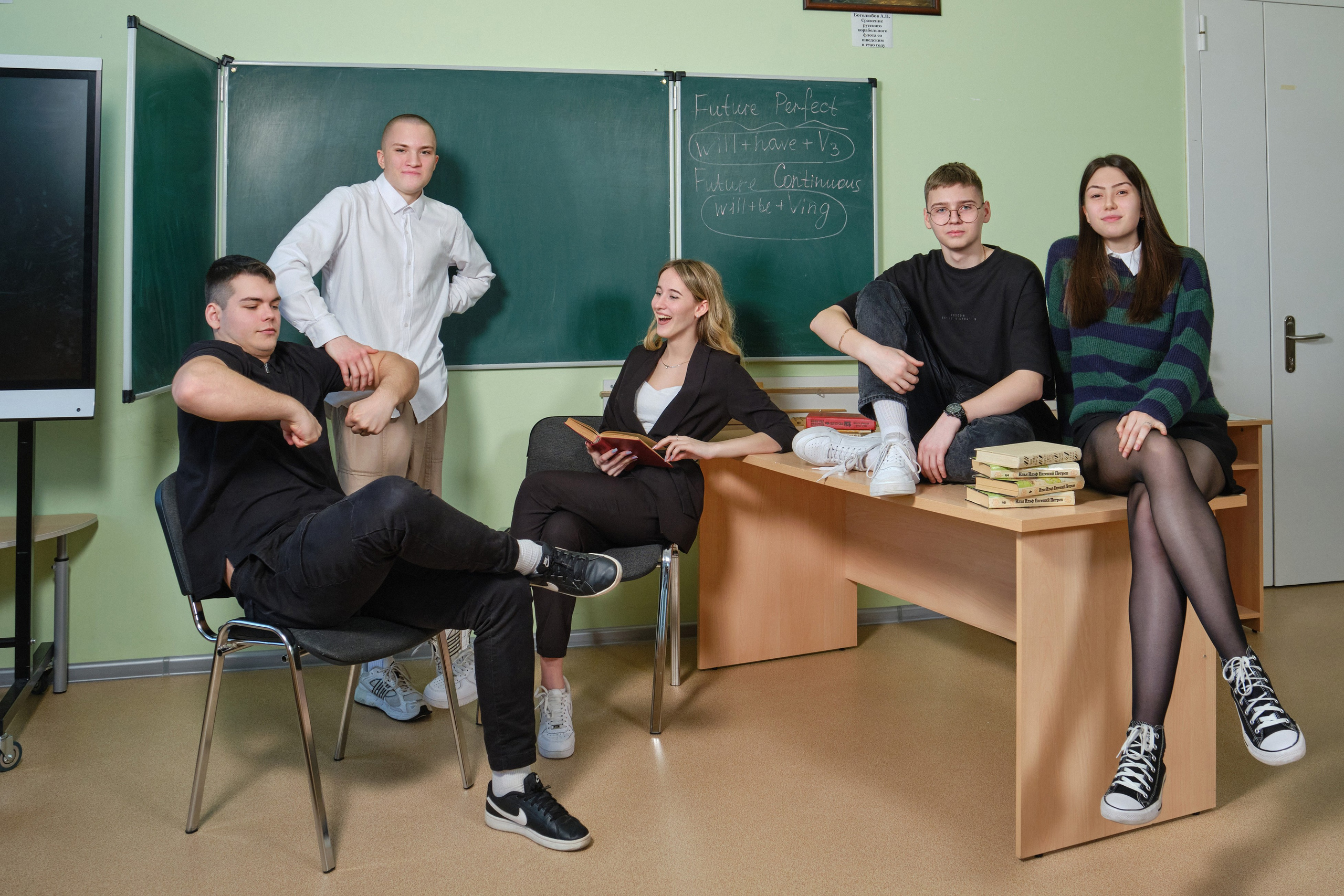 Фотосессия класса и выпускников в студии, в школе, на улице