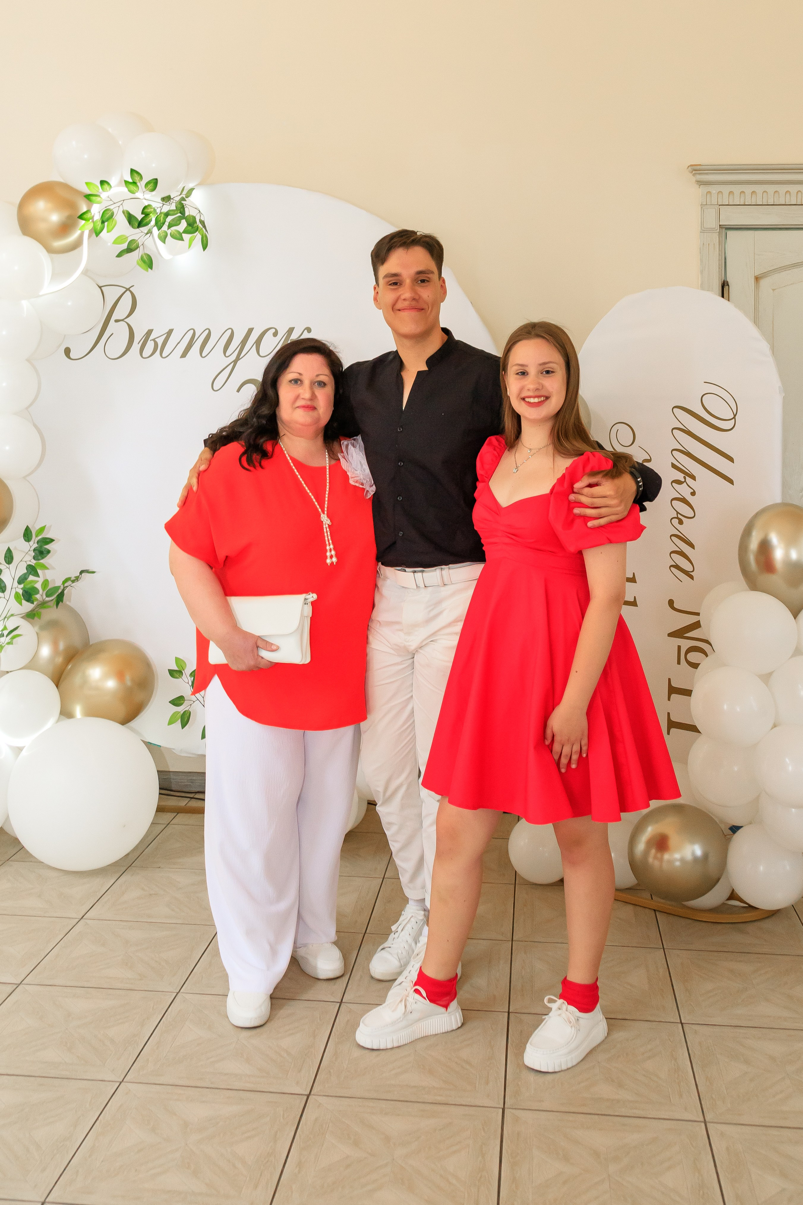 Выпускной. Выпускные альбомы — заказать альбом на выпускной в Новосибирске