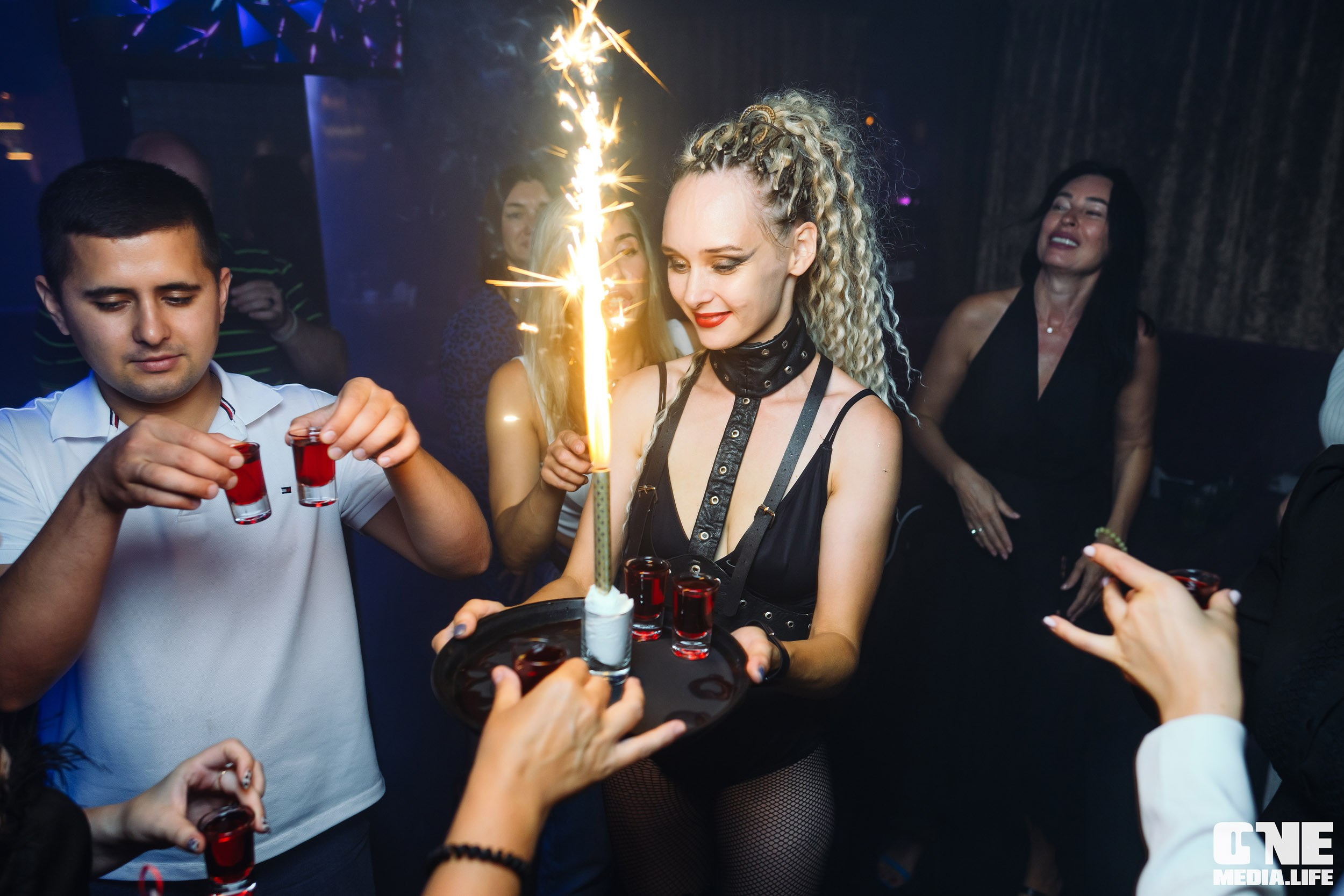 Фоторепортаж из караоке-клуба Эйфория. One Media Life: фоторепортажи, фотоотчеты с мероприятий и заведений