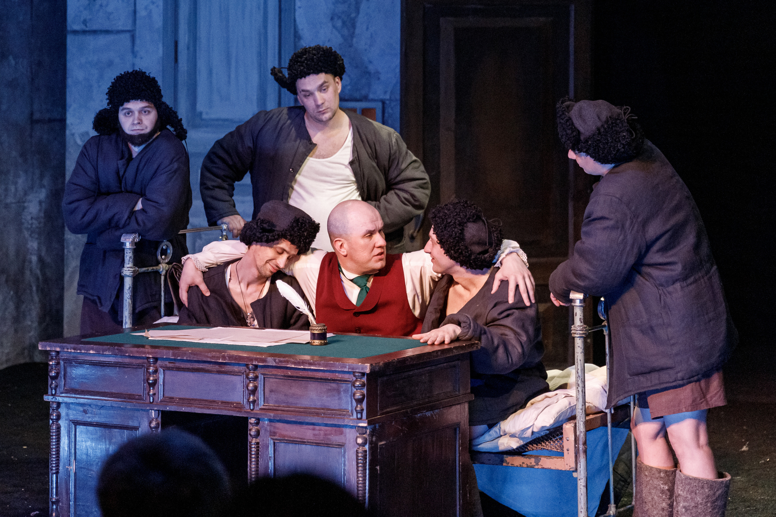 Мертвые души. Марина Ушакова. Фотограф. Выпускные альбомы. г. Краснодар