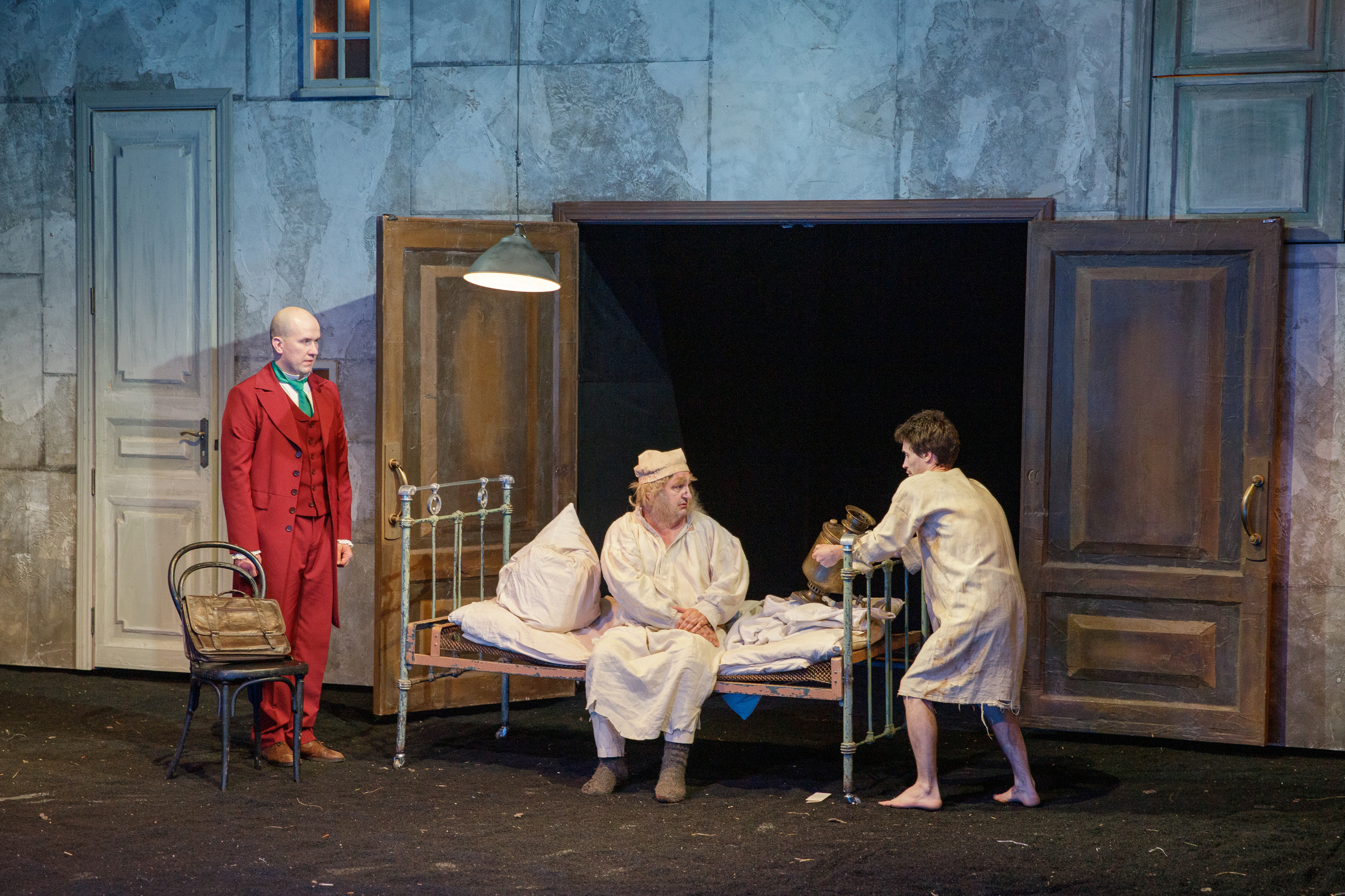 Мертвые души. Марина Ушакова. Фотограф. Выпускные альбомы. г. Краснодар