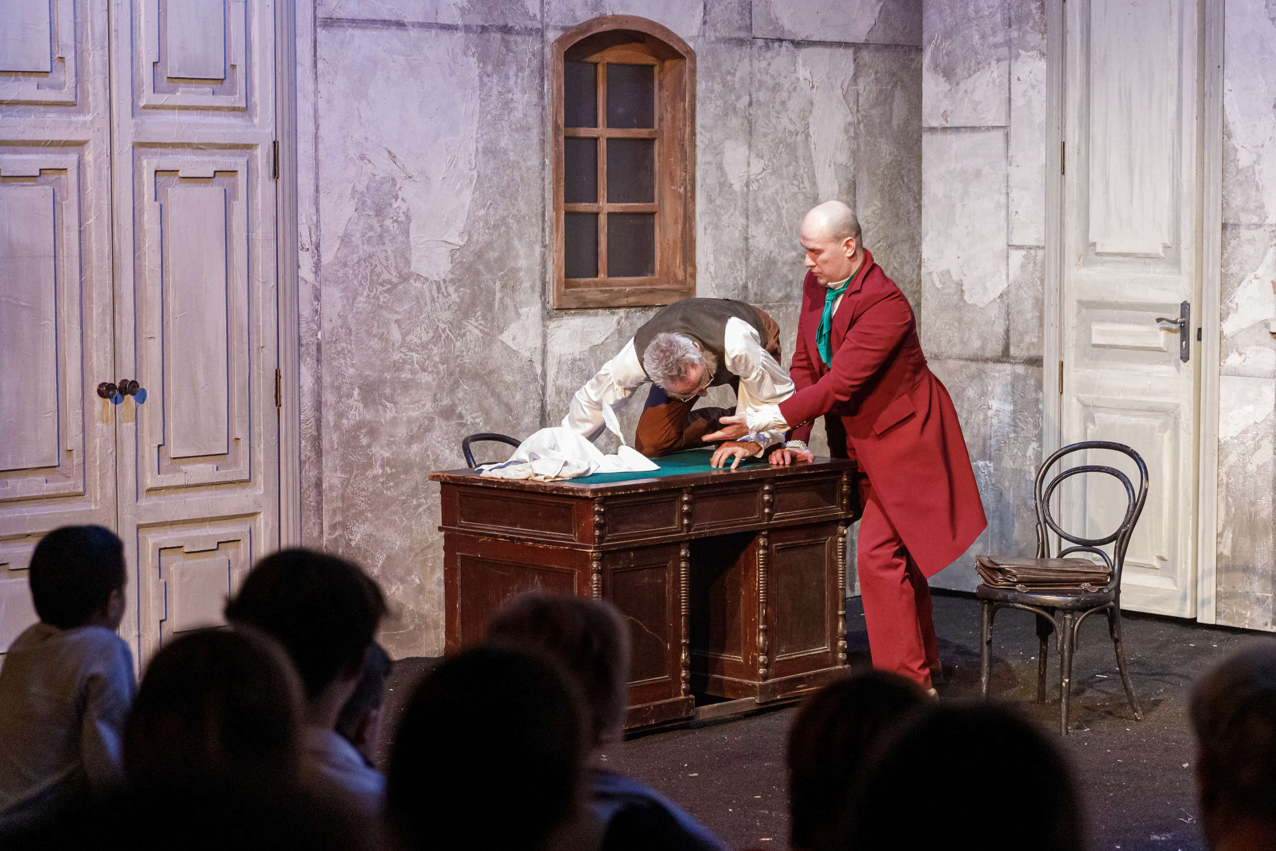 Мертвые души. Марина Ушакова. Фотограф. Выпускные альбомы. г. Краснодар