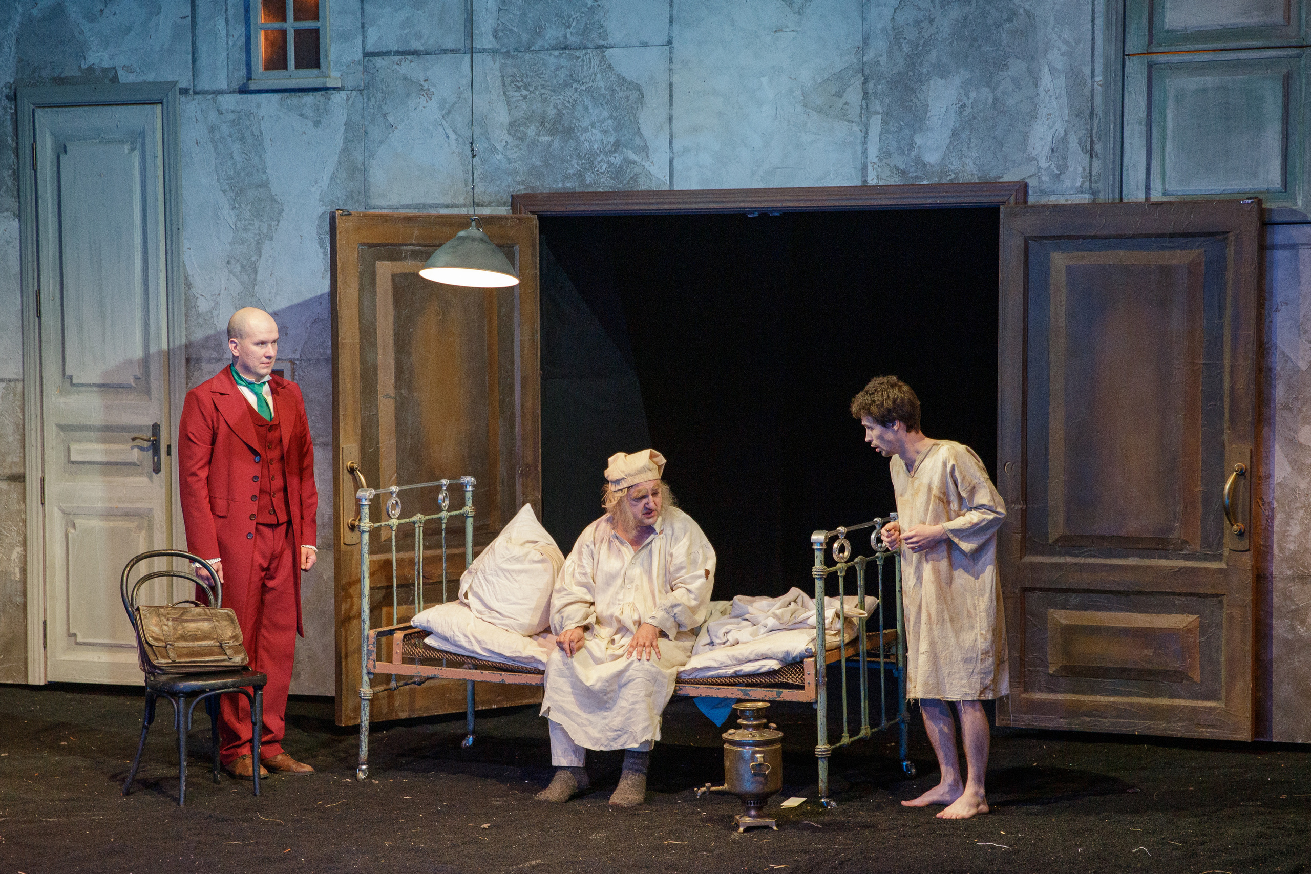 Мертвые души. Марина Ушакова. Фотограф. Выпускные альбомы. г. Краснодар