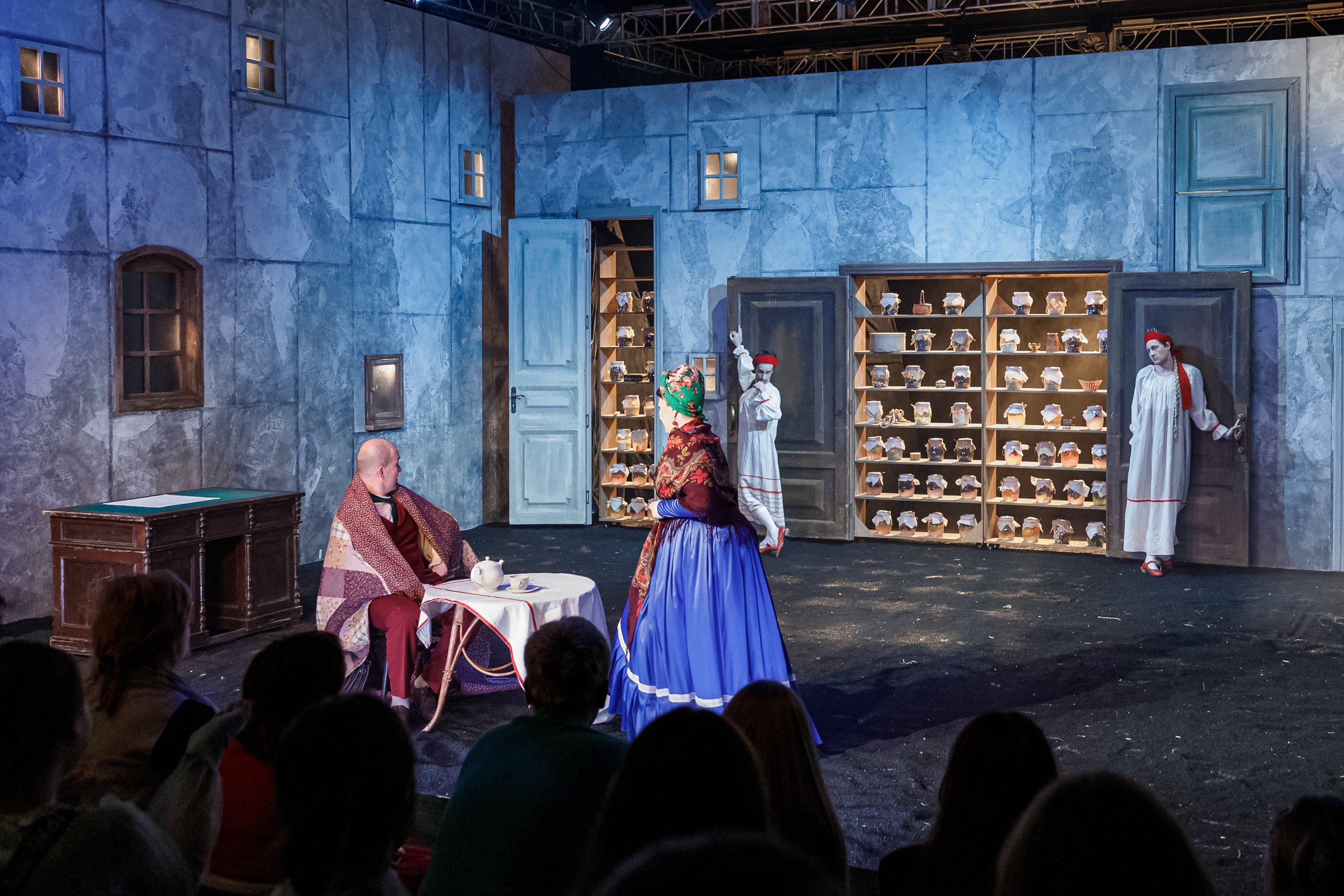 Мертвые души. Марина Ушакова. Фотограф. Выпускные альбомы. г. Краснодар