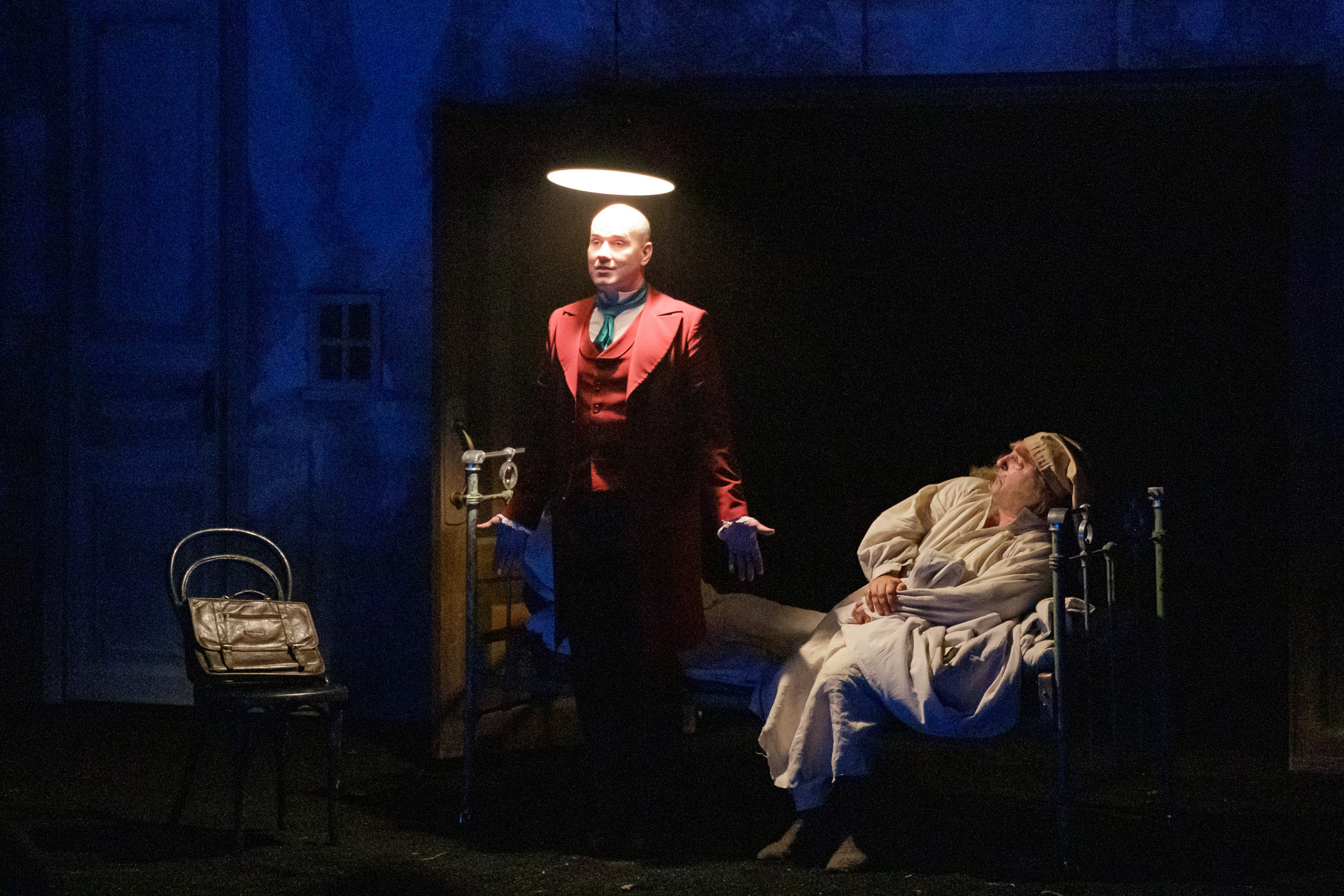 Мертвые души. Марина Ушакова. Фотограф. Выпускные альбомы. г. Краснодар