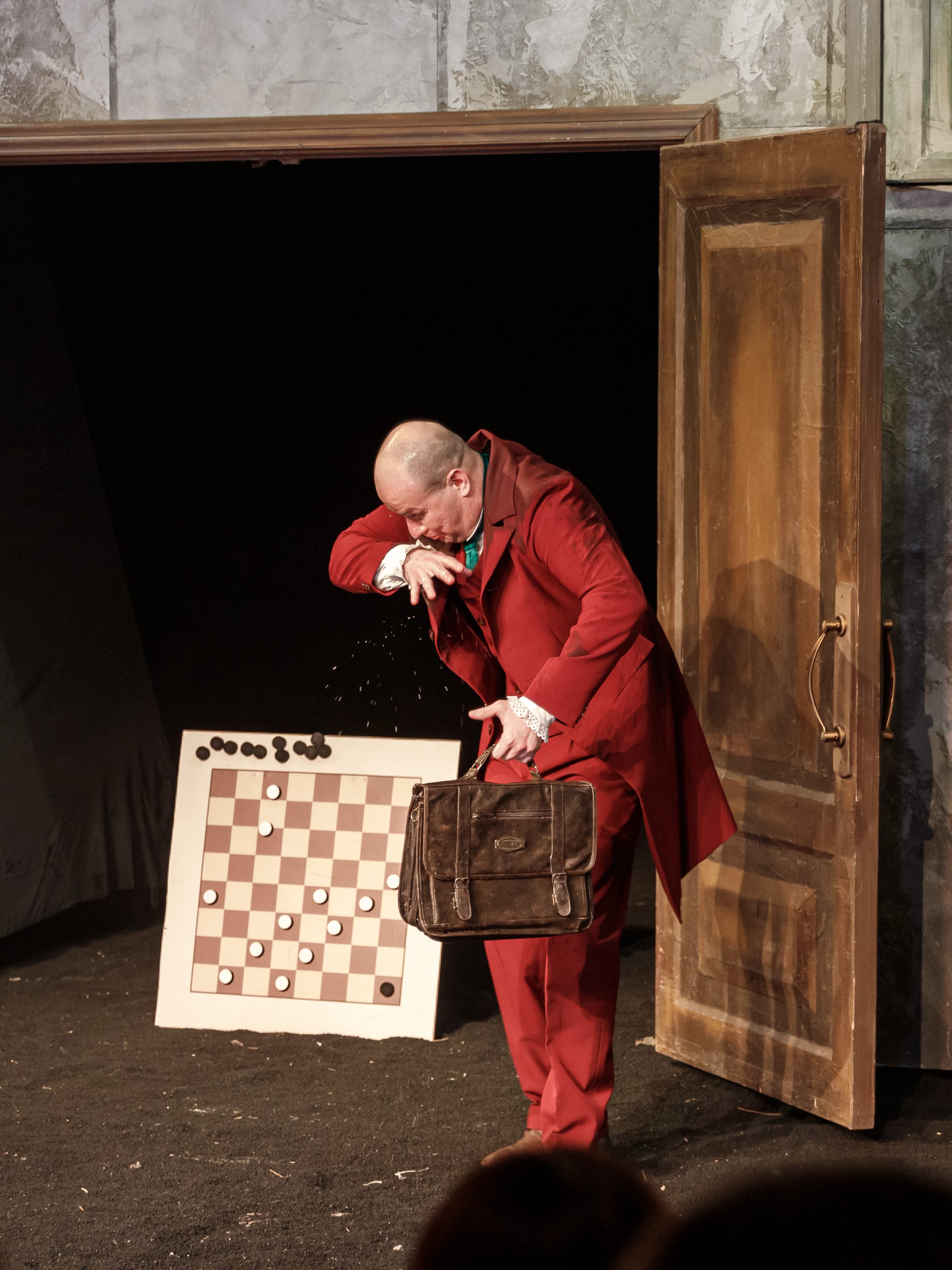 Мертвые души. Марина Ушакова. Фотограф. Выпускные альбомы. г. Краснодар