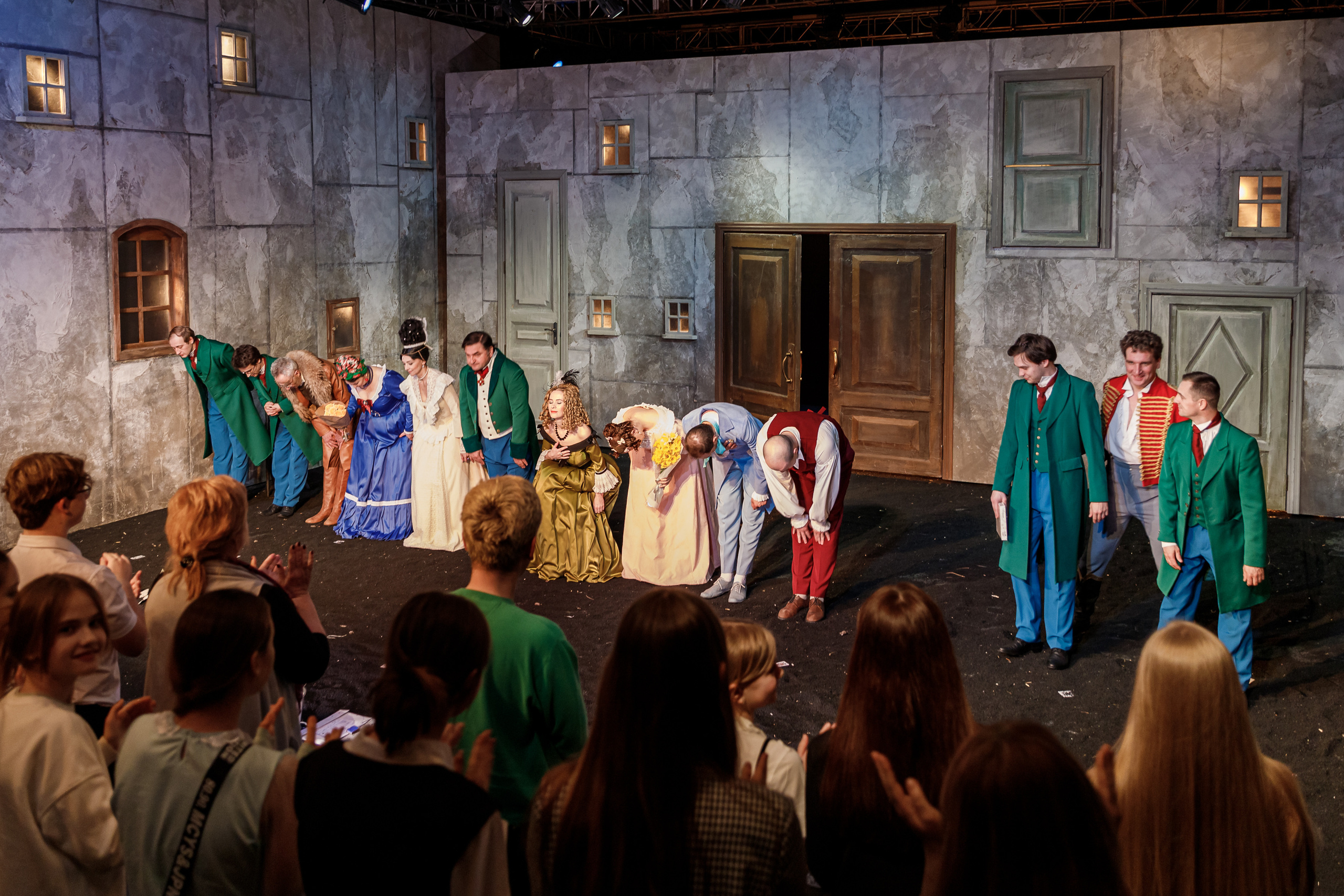 Мертвые души. Марина Ушакова. Фотограф. Выпускные альбомы. г. Краснодар