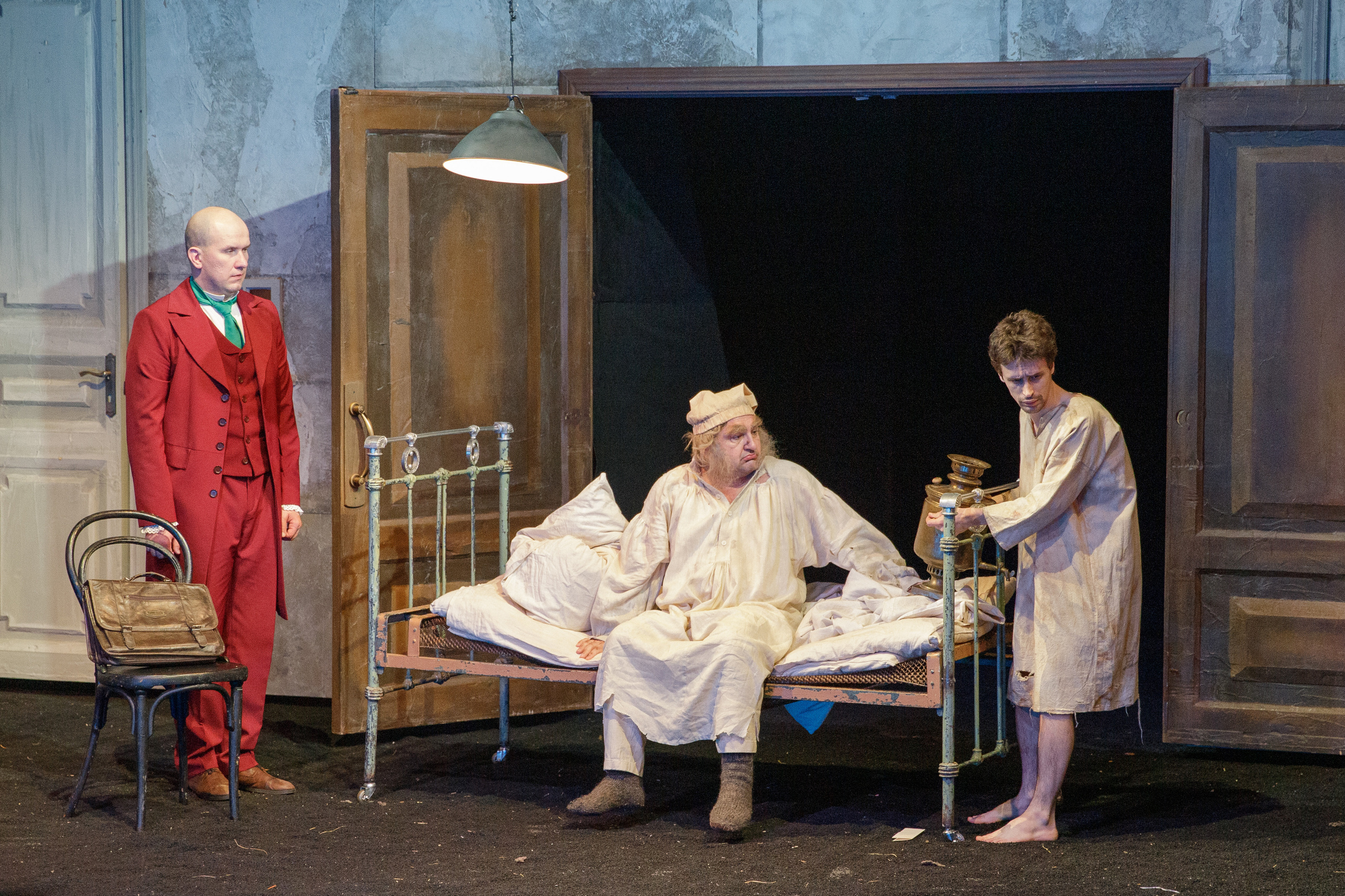 Мертвые души. Марина Ушакова. Фотограф. Выпускные альбомы. г. Краснодар