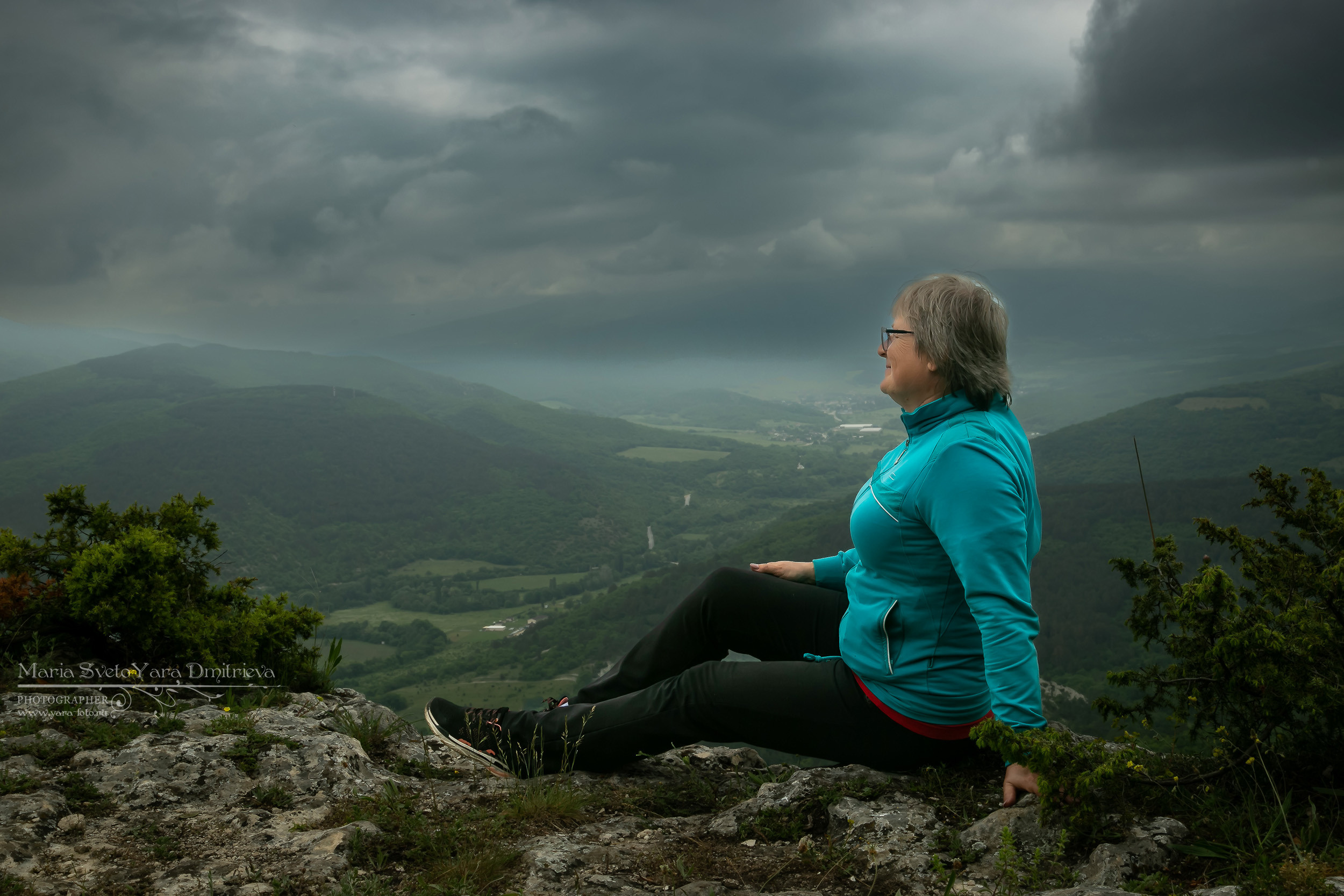 Инна 💠 Виды с трёх вершин Байдарской долины. Фотограф в Симферополе и Крыму — Мария СветоЯра Дмитриева | Индивидуальные и семейные съёмки