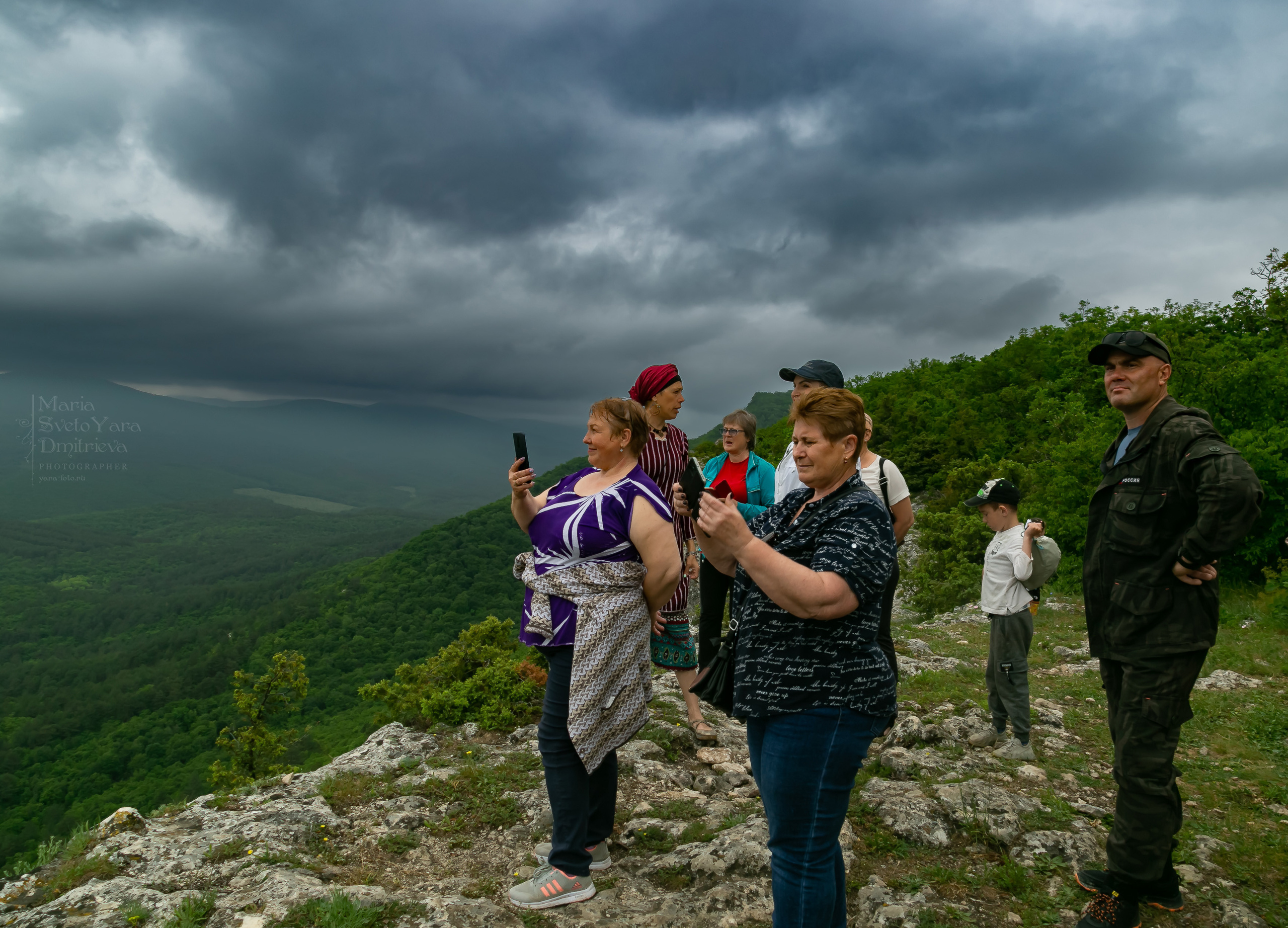 Инна 💠 Виды с трёх вершин Байдарской долины. Фотограф в Симферополе и Крыму — Мария СветоЯра Дмитриева | Индивидуальные и семейные съёмки