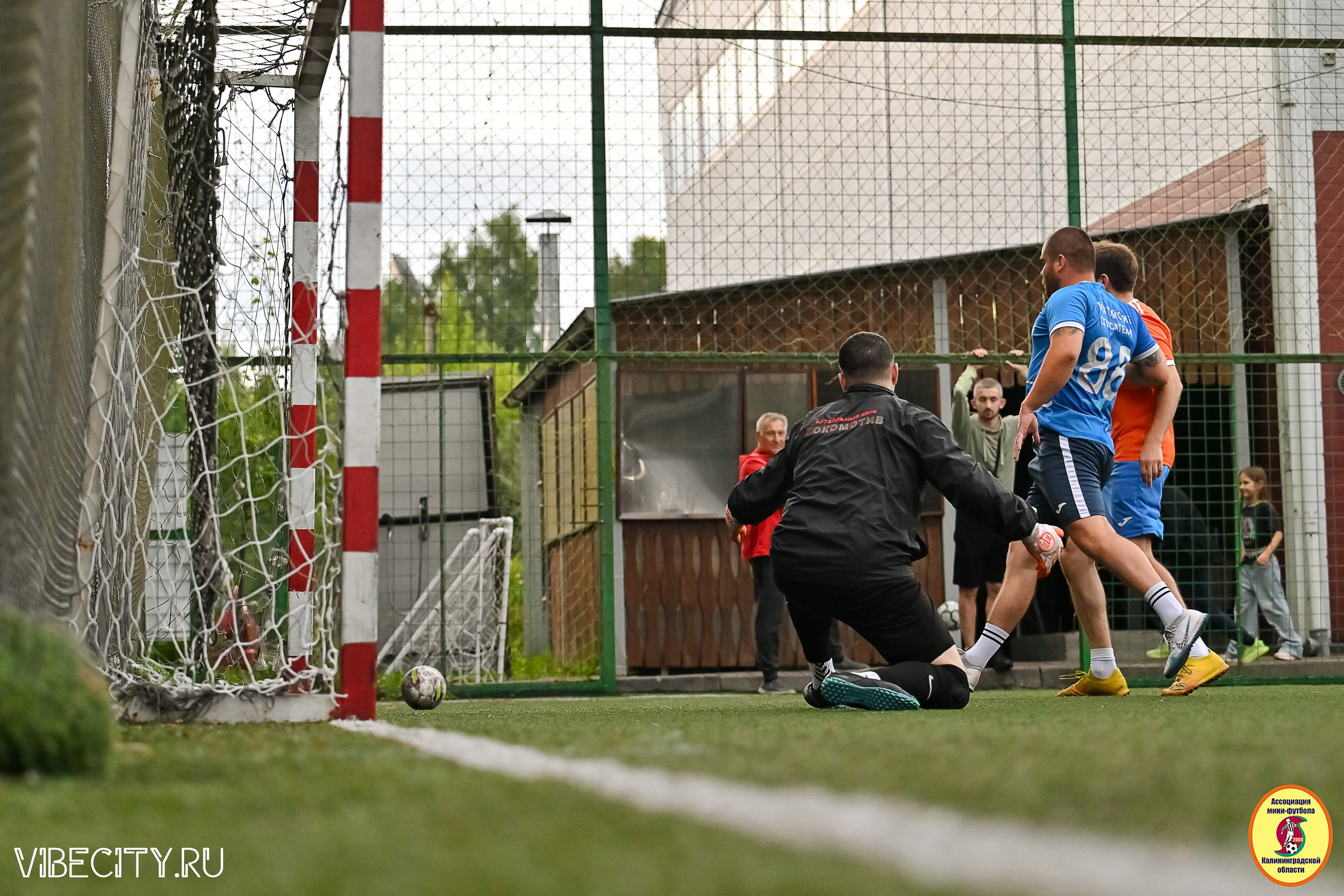 ИГРЫ МИНИ-ФУТБОЛЬНОЙ И КОРПОРАТИВНОЙ ЛИГИ. VIBECITY.RU Вайб Сити Ру Фоторепортажи Фотоотчеты Калининград