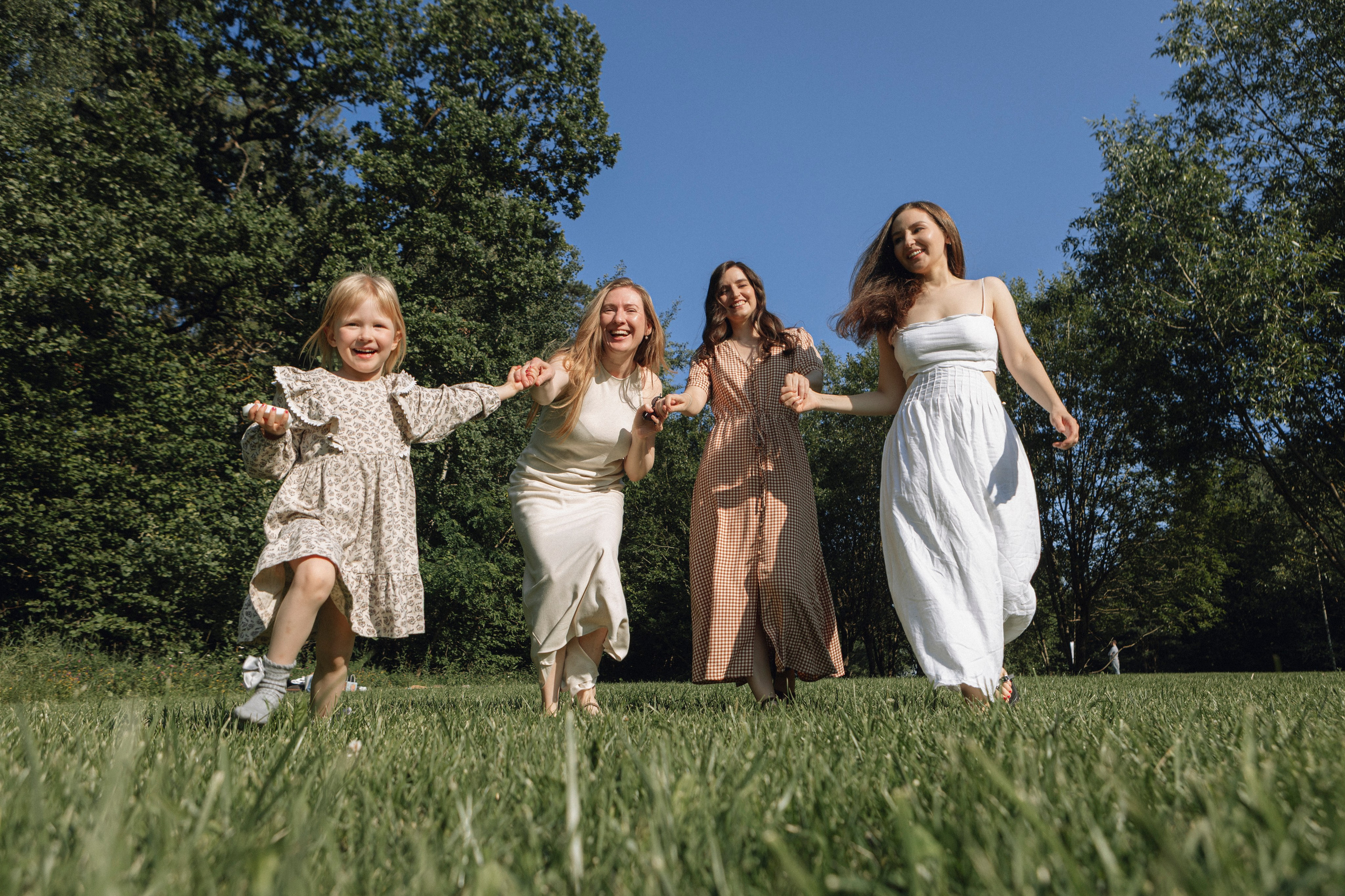 Семейная прогулка и отдых на природе в формате пикника, фотограф Москва