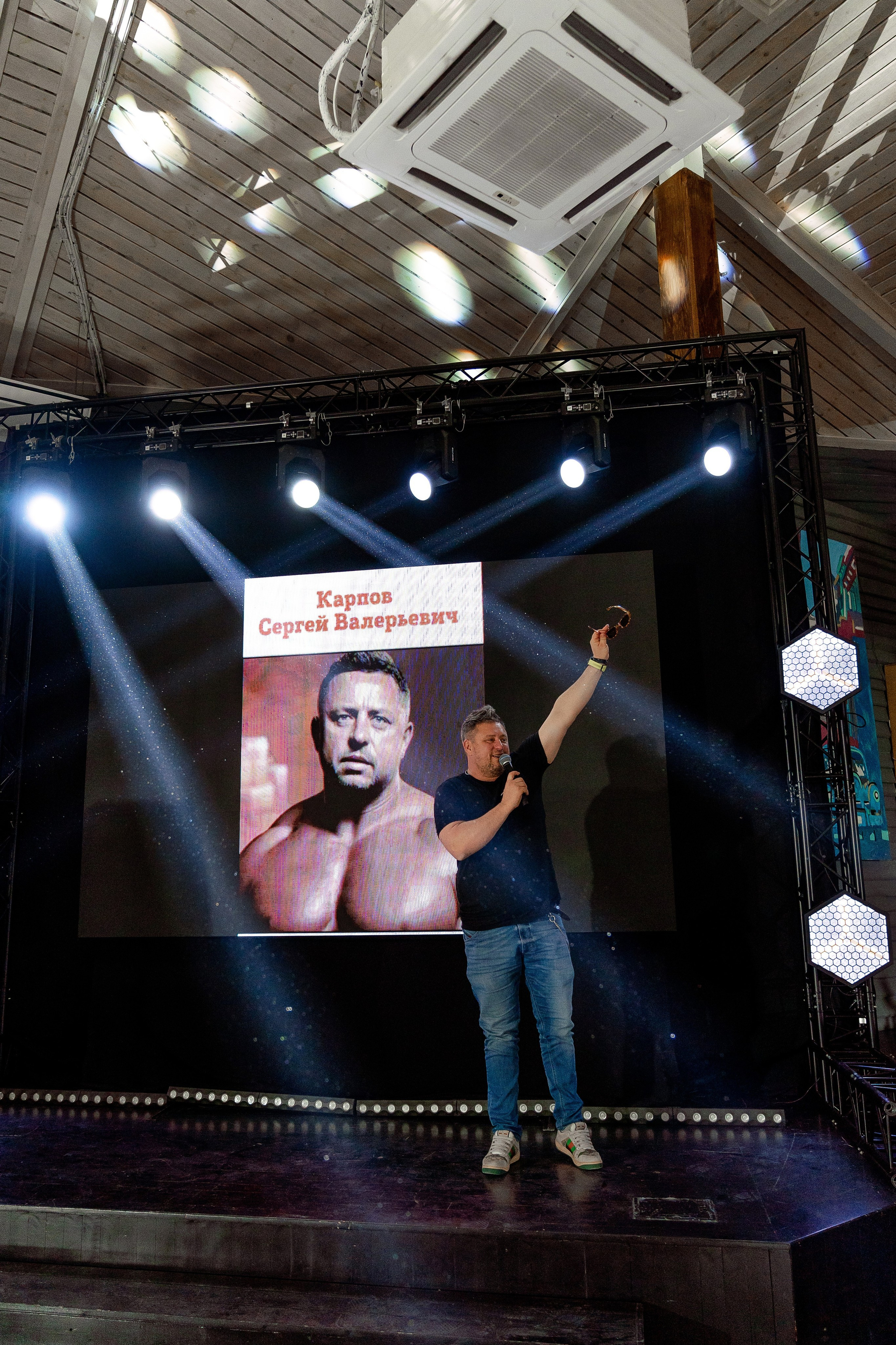 • корпоратив «АВЕНЮ». Фотограф, индивидуальные женские, мужские фотосессии в Ростове-на-Дону