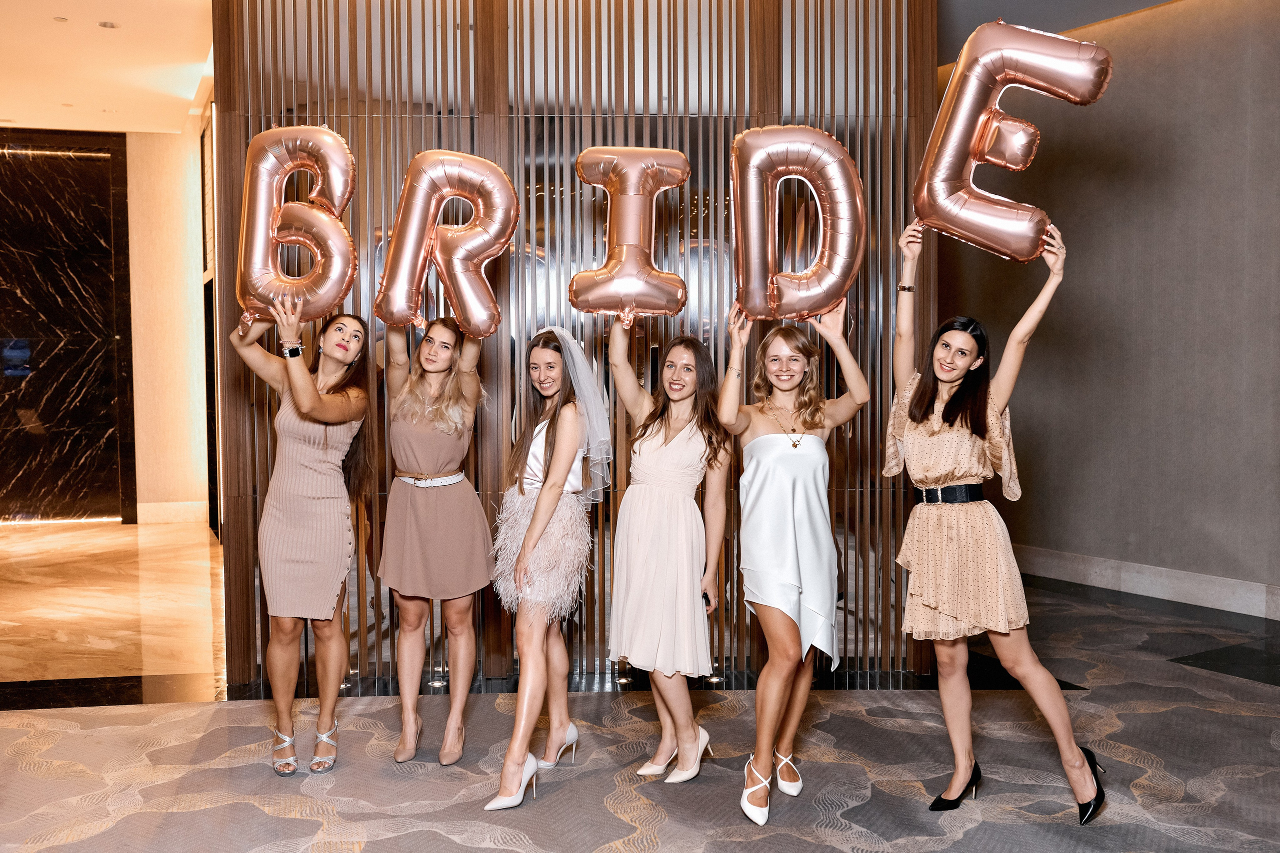 Фотосессия на девичник в Москве, заказать услуги профессионального фотографа — Цены и стоимость услуг фотографа на фотосъёмку девичника