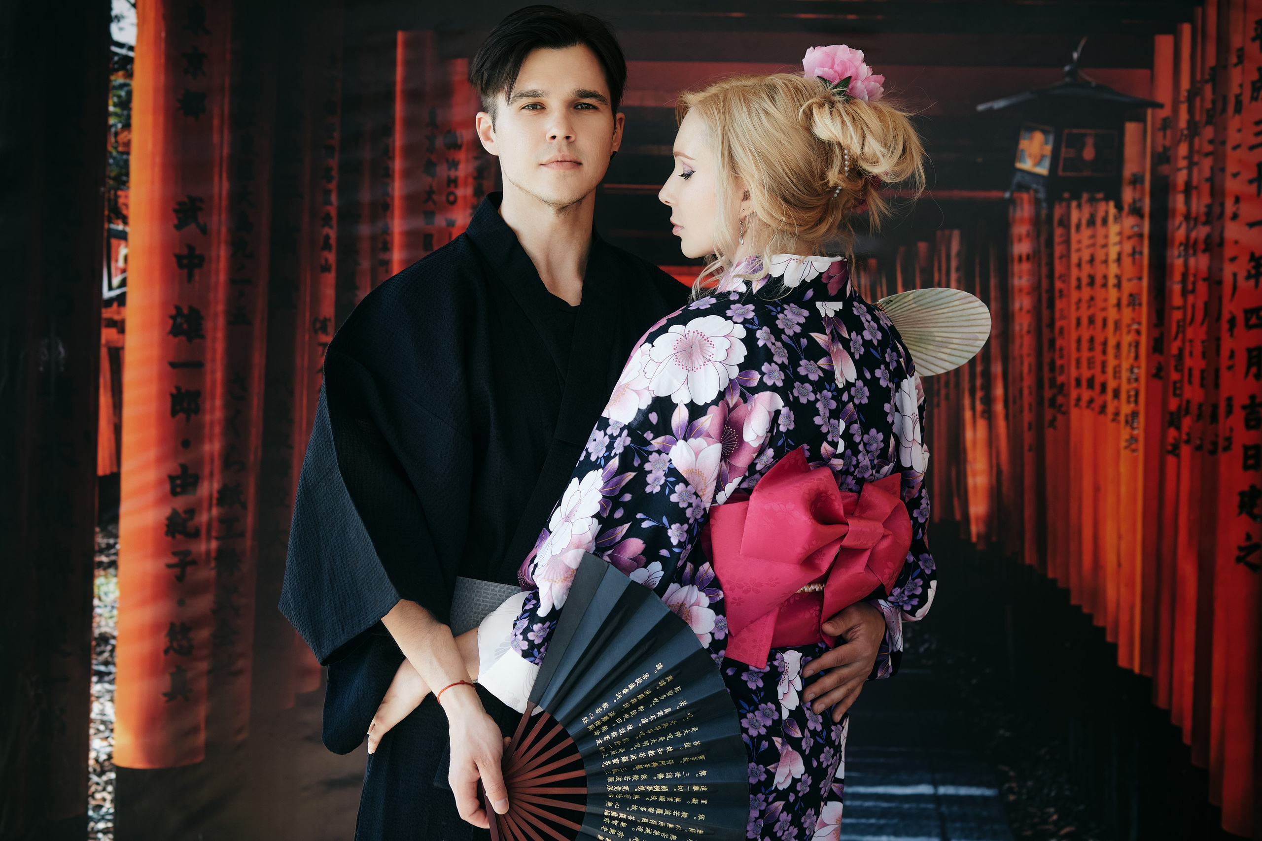 Фотосъёмка истории любви в кимоно в японском саду Эниси (Энси) в Находке