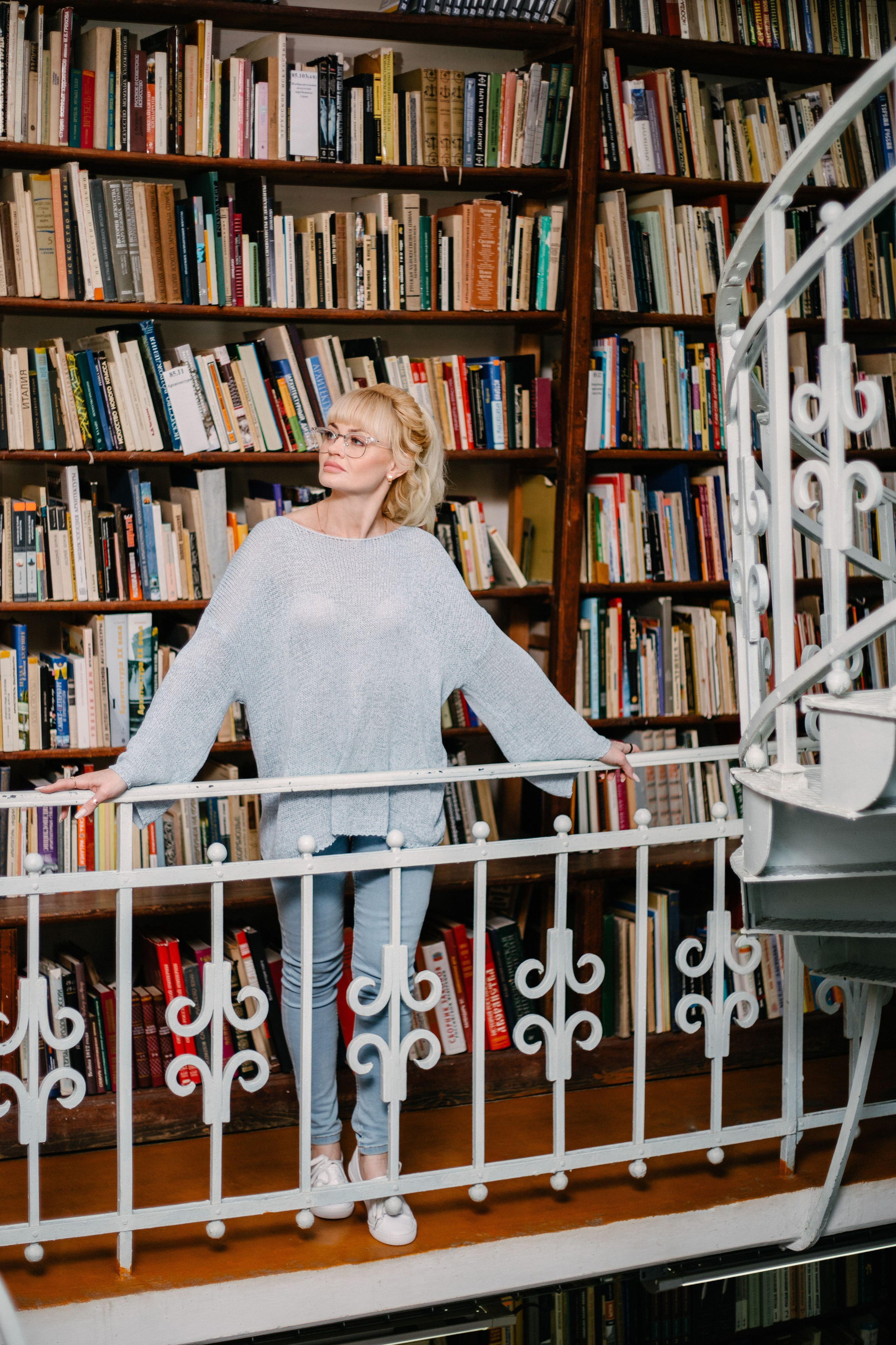 Оля среди книг. Нечехова Виктория