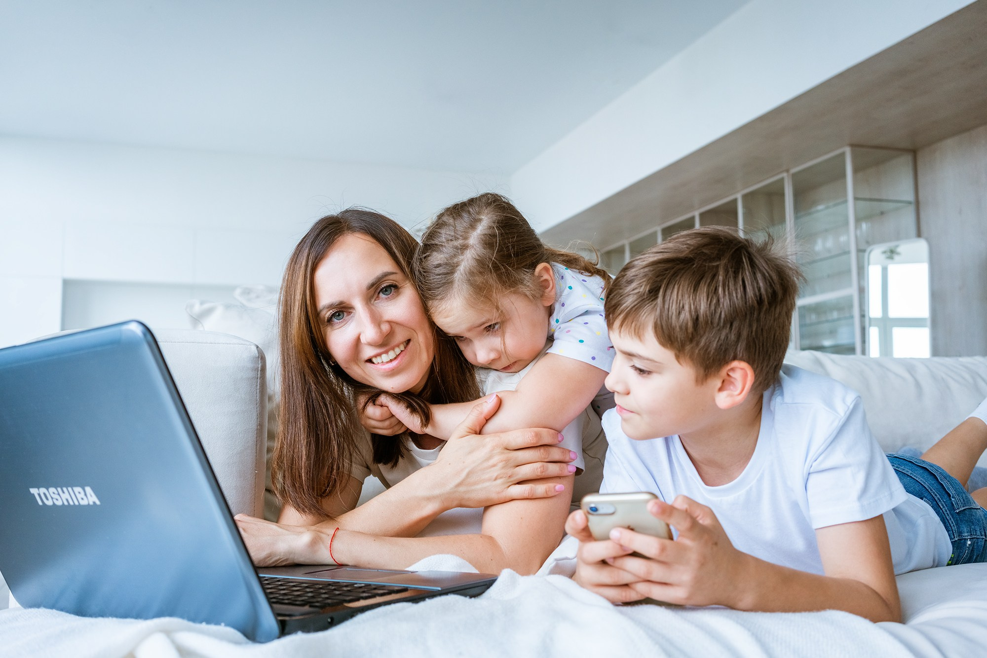 Лучший семейный фотограф Санкт-Петербург, семейная фотосъемка Петербург, семейная фотосессия СПб, Новогодняя семейная фотосессия Санкт-Петербург, Тематическая фотосъемка для всей семьи Петербург, Детская и семейная фотография СПб, Праздничная семейная фотосессия в СПб, Фотограф на дом к семье Петербург, Семейный фотограф с опытом Санкт-Петербург, Фотосессия к юбилею в семье СПб, Портретное фото для всей семьи СПб, Семейный фотопроект в Петербурге