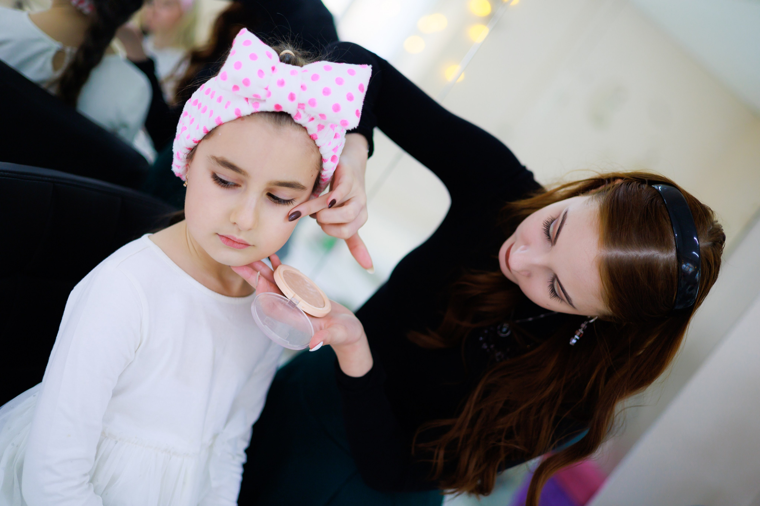 От детского макияжа к макияжу по-взрослому: урок макияжа для девочек 7-10 лет 2 февраля во Владивостоке. Школа для девочек во Владивостоке — Само Совершенство