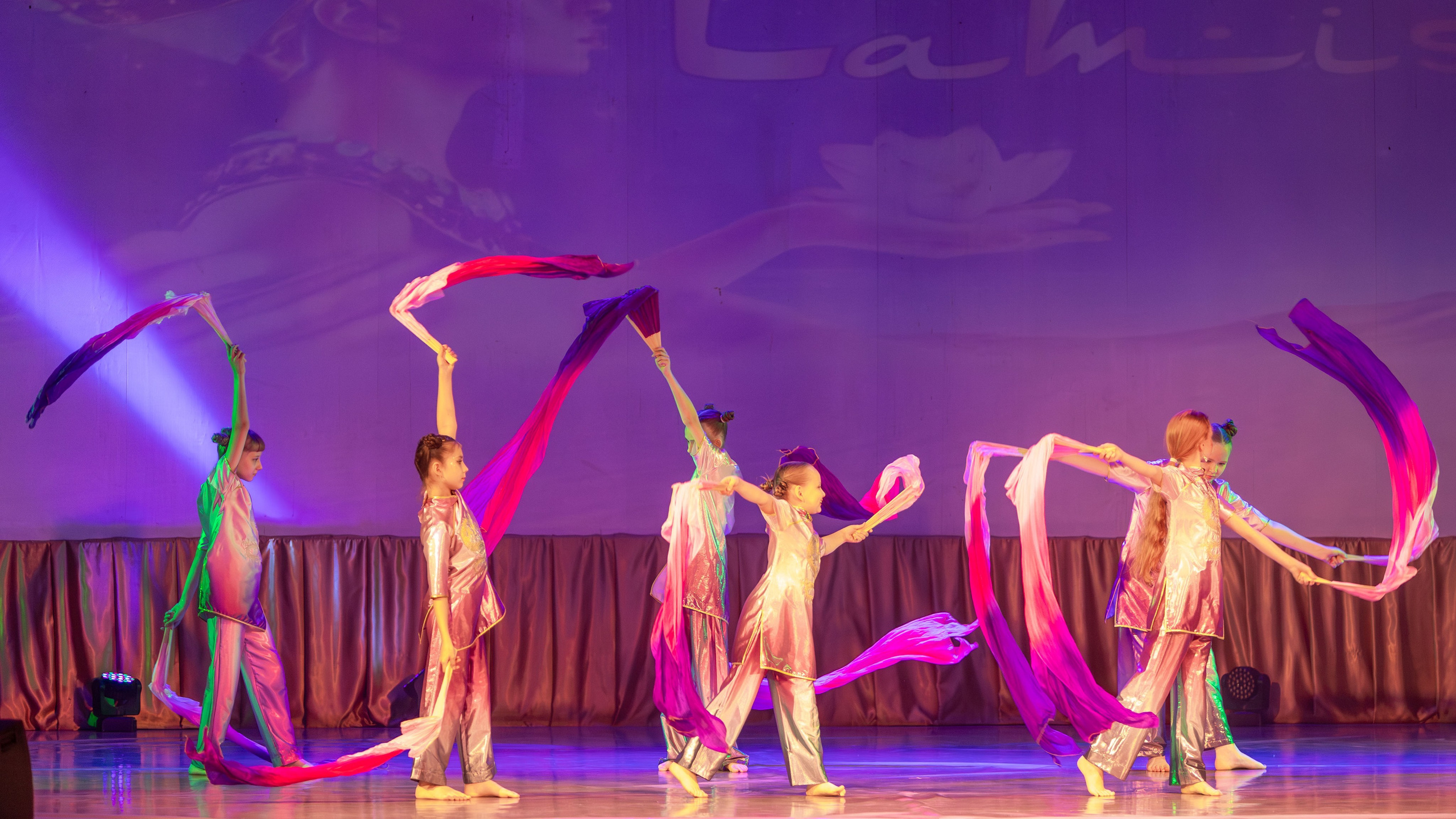 Студия «Lamis» отчетный концерт 2025. Выпускные альбомы и школьный фотограф в Подольске, Троицке, Щербинке, Москве и Московской области