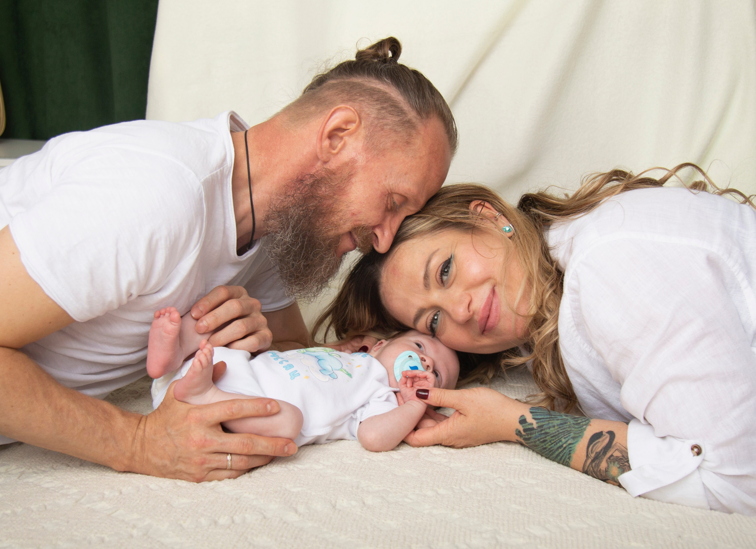 Фотосессия новорожденного мальчика в Москве. Фотосессия в студии в Москве от профессионального фотографа услуги по доступным ценам