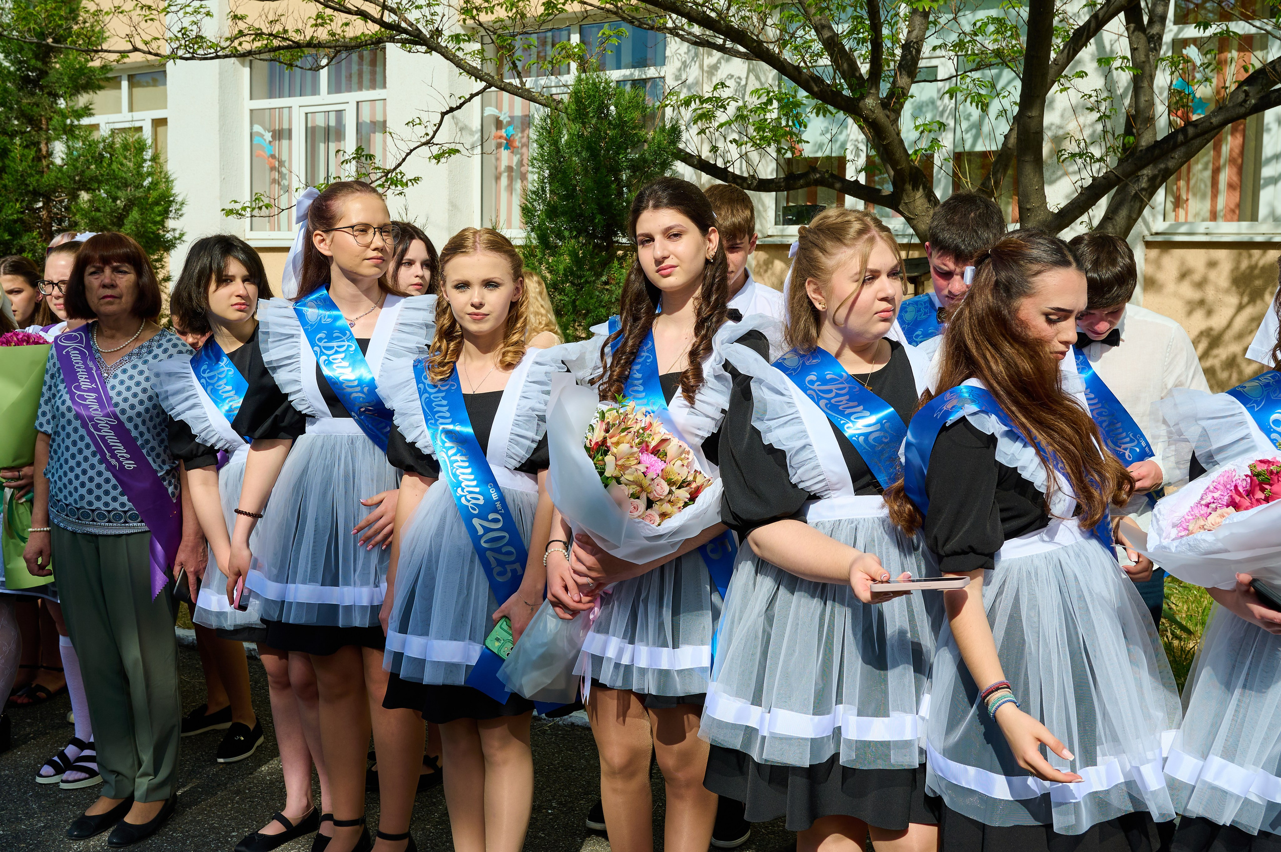 Последний звонок 2025. Жизнь курорта Кабардинка в фотографиях