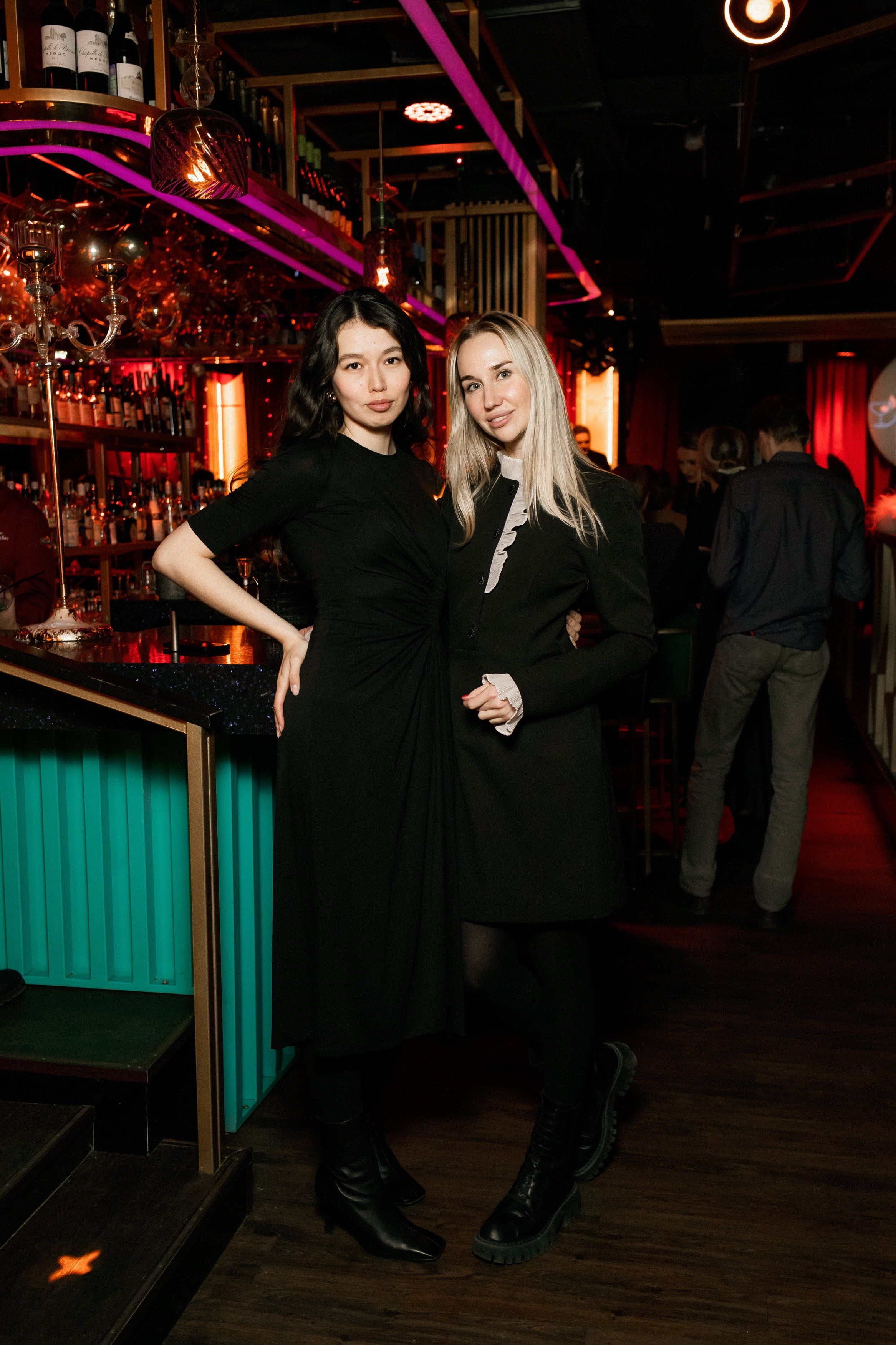 YANA URBAN: сольный концерт в «Анжелика Wineroom». СВОИ. ФОТООТЧЕТЫ-СОБЫТИЯ-МЕСТА