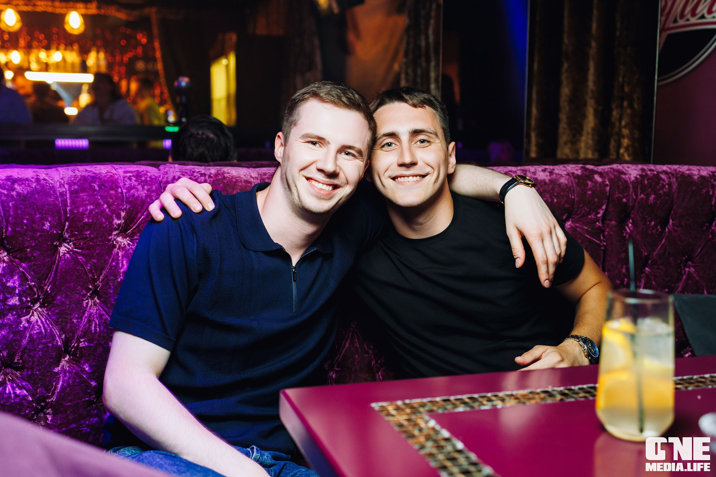 Фоторепортаж из караоке-клуба Эйфория. One Media Life: фоторепортажи, фотоотчеты с мероприятий и заведений