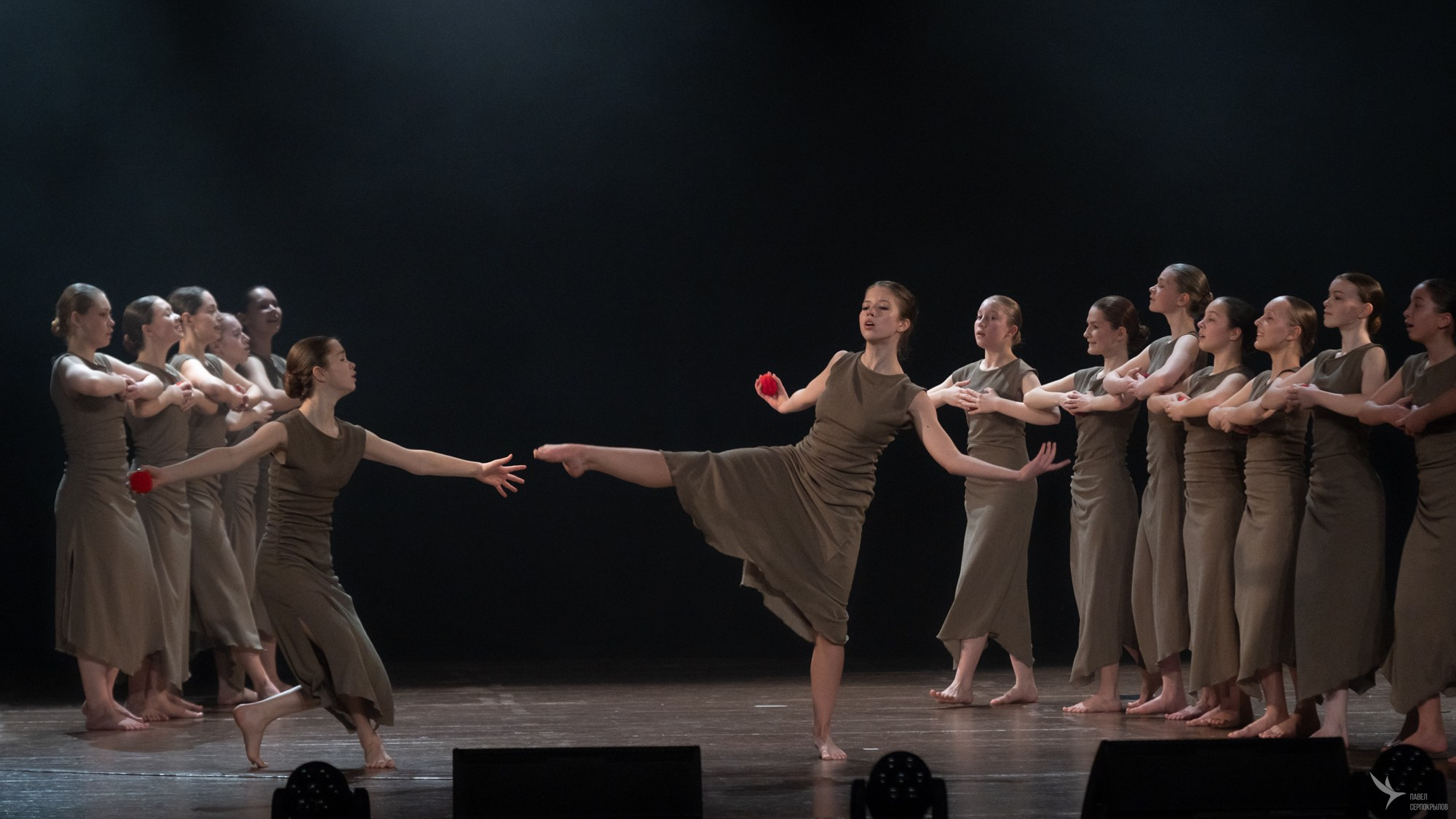 Хореографический спектакль «На след и Я». Репортажный фотограф в Казани Павел Серпокрылов