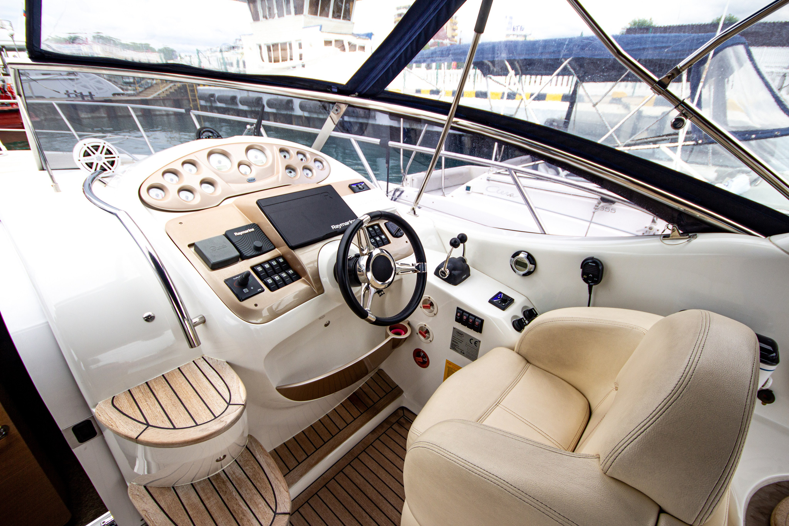 Катер Белуга Аренда Яхты в Сочи Яхтанаморе YACHTNAMORE YACHTANAMORE