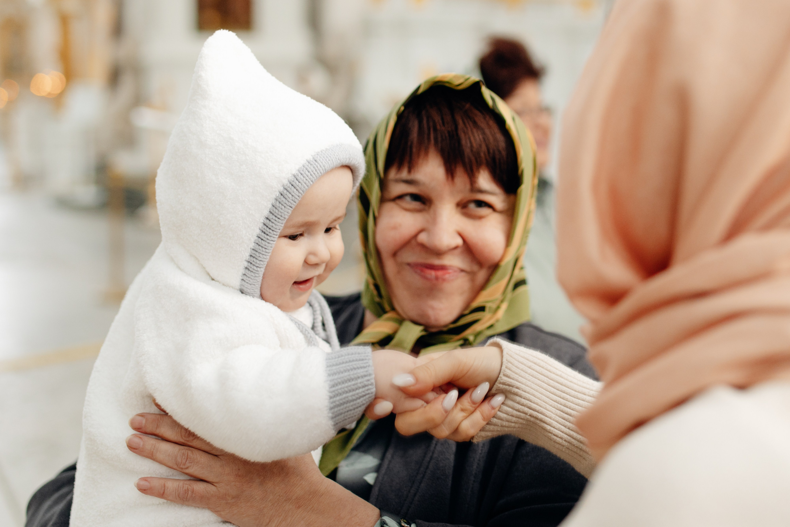 где провести Крещение ребенка в Смольном соборе СПб, лучший храм для Крещение ребенка в Смольном соборе СПб, где креститься питер, лучший собор, церковь для крещения, сколько стоит крещение спб, фотограф на крещение, намоленный храм