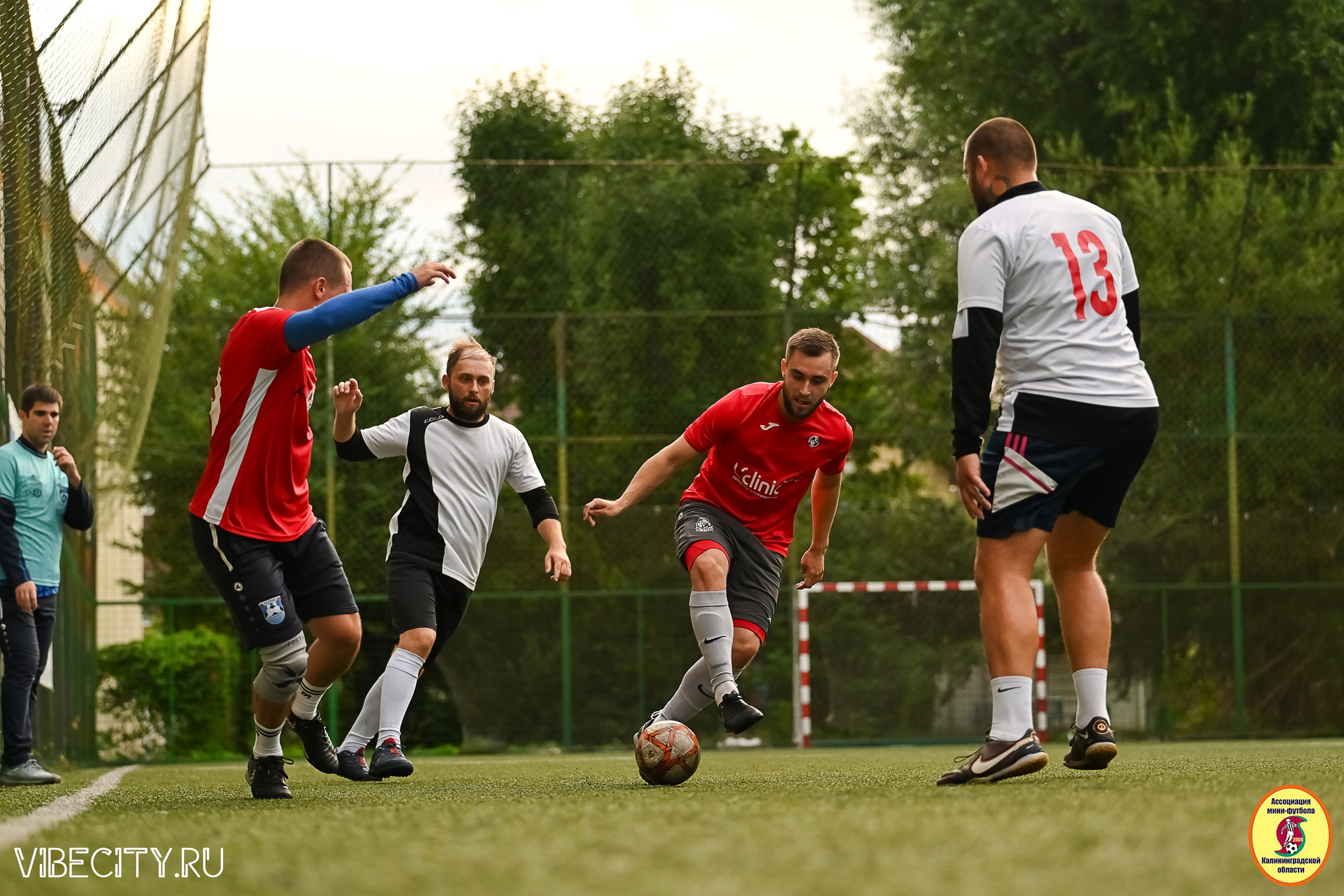 ИГРЫ МИНИ-ФУТБОЛЬНОЙ И КОРПОРАТИВНОЙ ЛИГИ. VIBECITY.RU Вайб Сити Ру Фоторепортажи Фотоотчеты Калининград