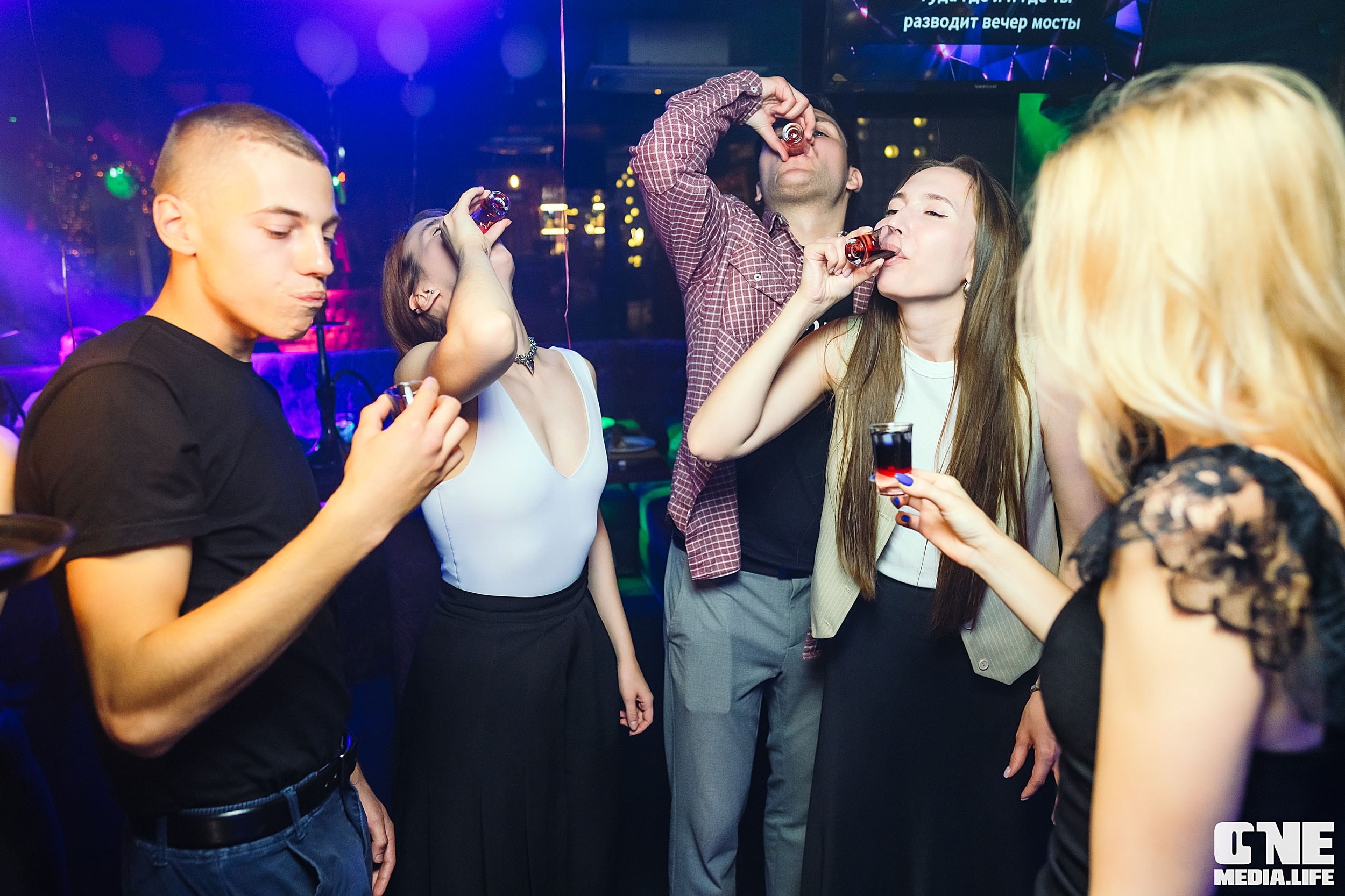 Фоторепортаж из караоке-клуба Эйфория. One Media Life: фоторепортажи, фотоотчеты с мероприятий и заведений