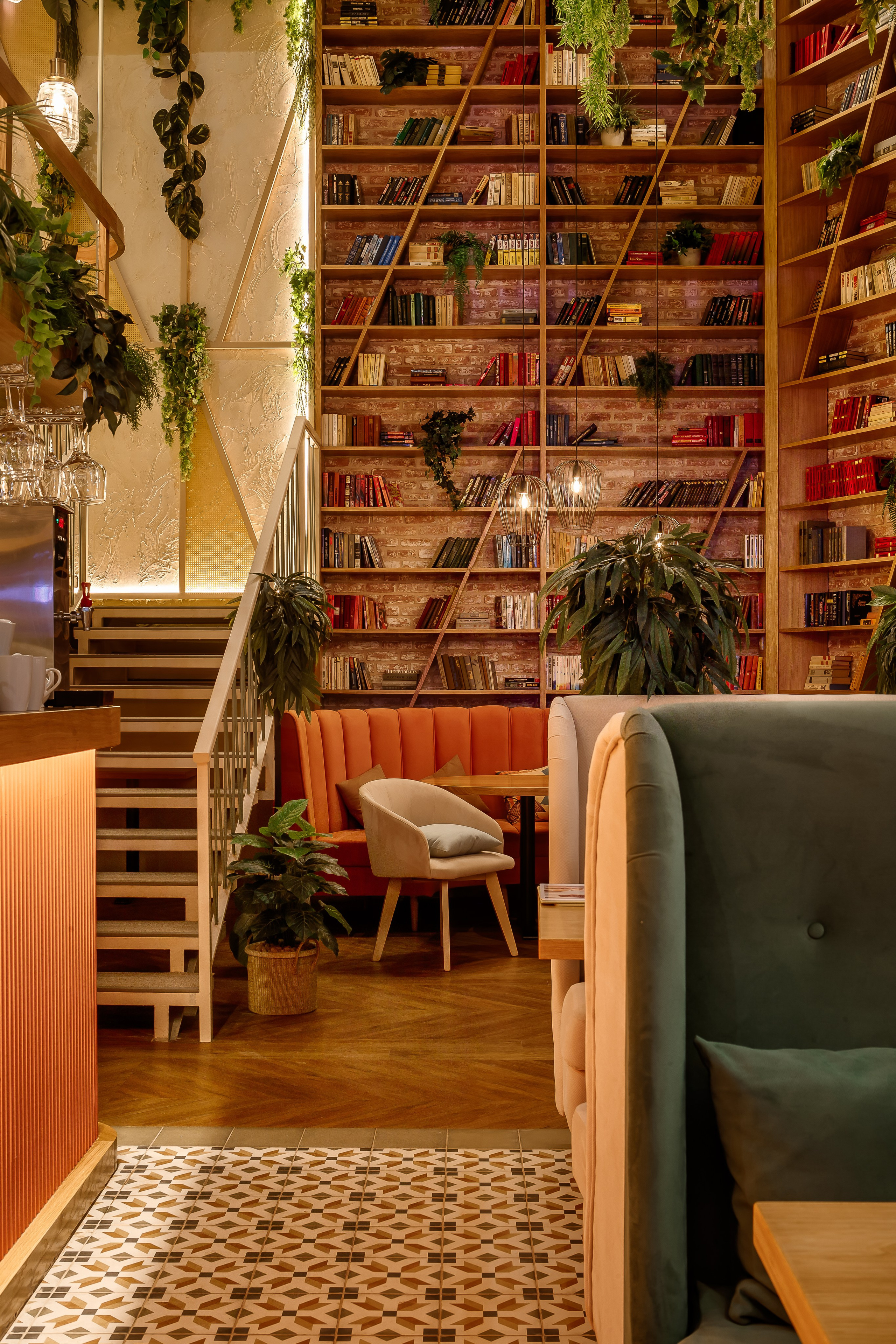 Интерьерная фотосъёмка кафе, ресторанов и баров в Москве. Интерьерный фотограф Дмитрий Медведев. Фуд-фотограф в Москве Дмитрий Медведев. Фуд-фото и контент для ресторанов, кафе и баров