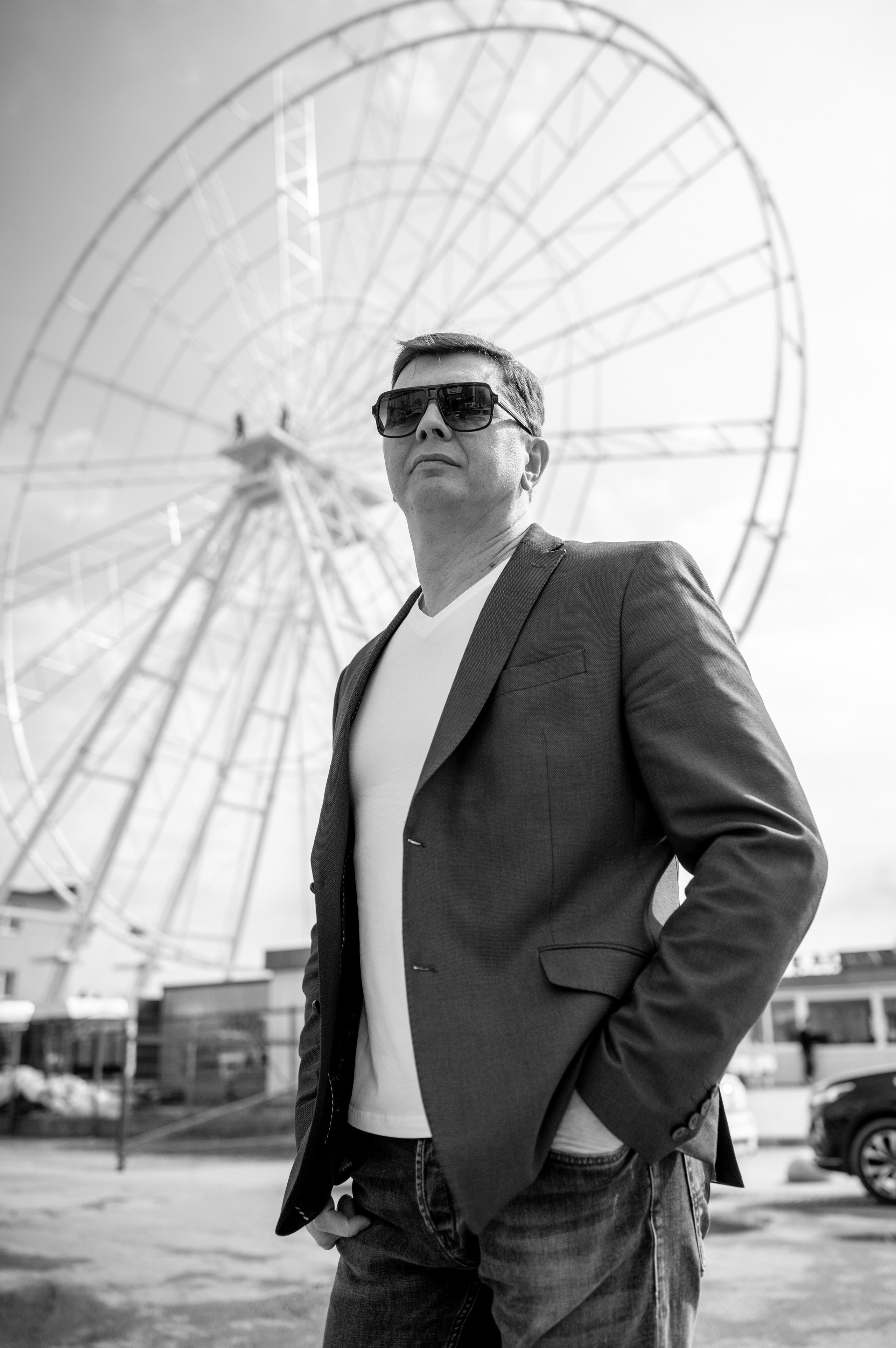 Мужская фотосессия в городе для Виталия. Фотограф в Саратове для всей семьи Бечина Диана