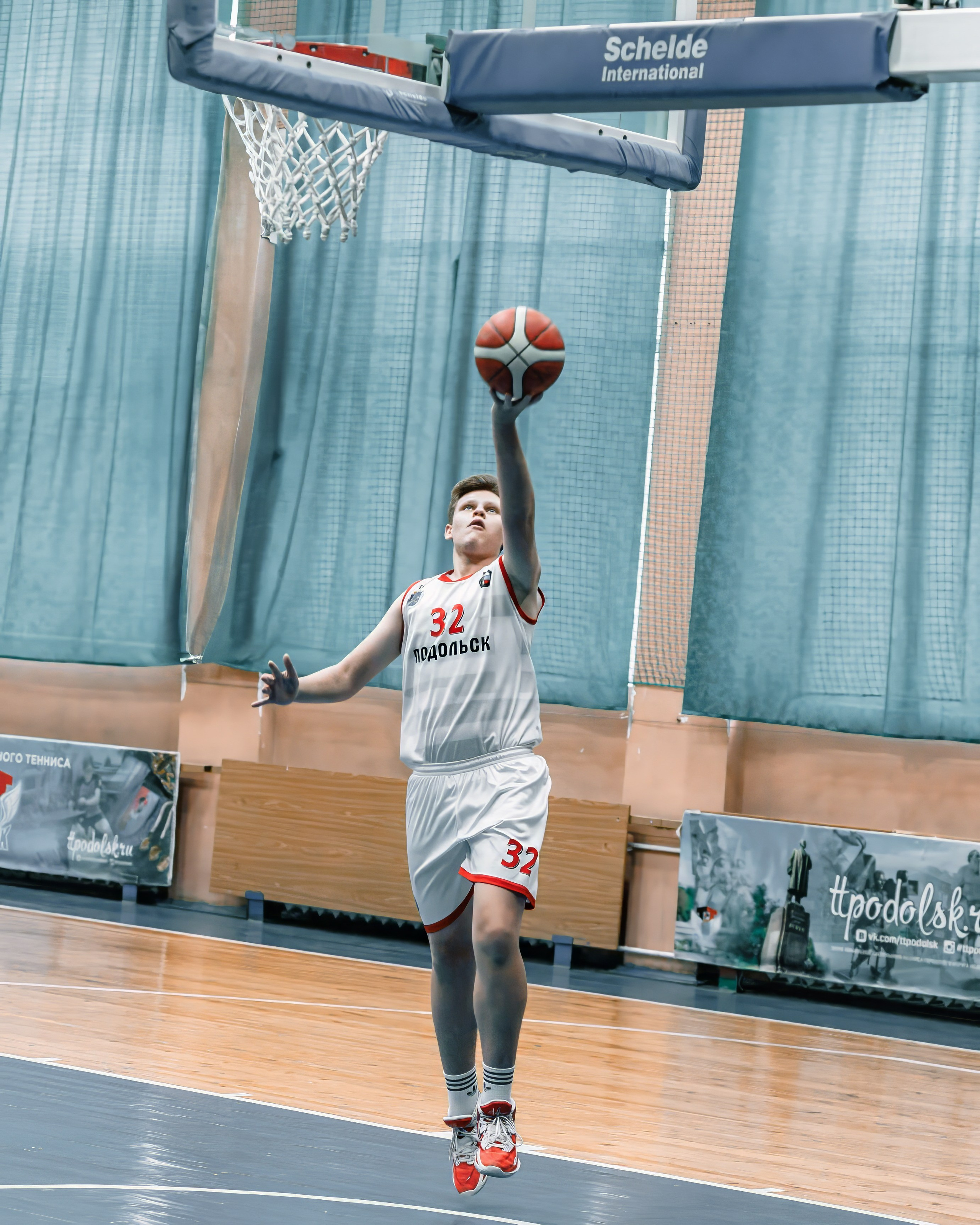 СШОР «Космос» тренировка. Выпускные альбомы и школьный фотограф в Подольске, Троицке, Щербинке, Москве и Московской области