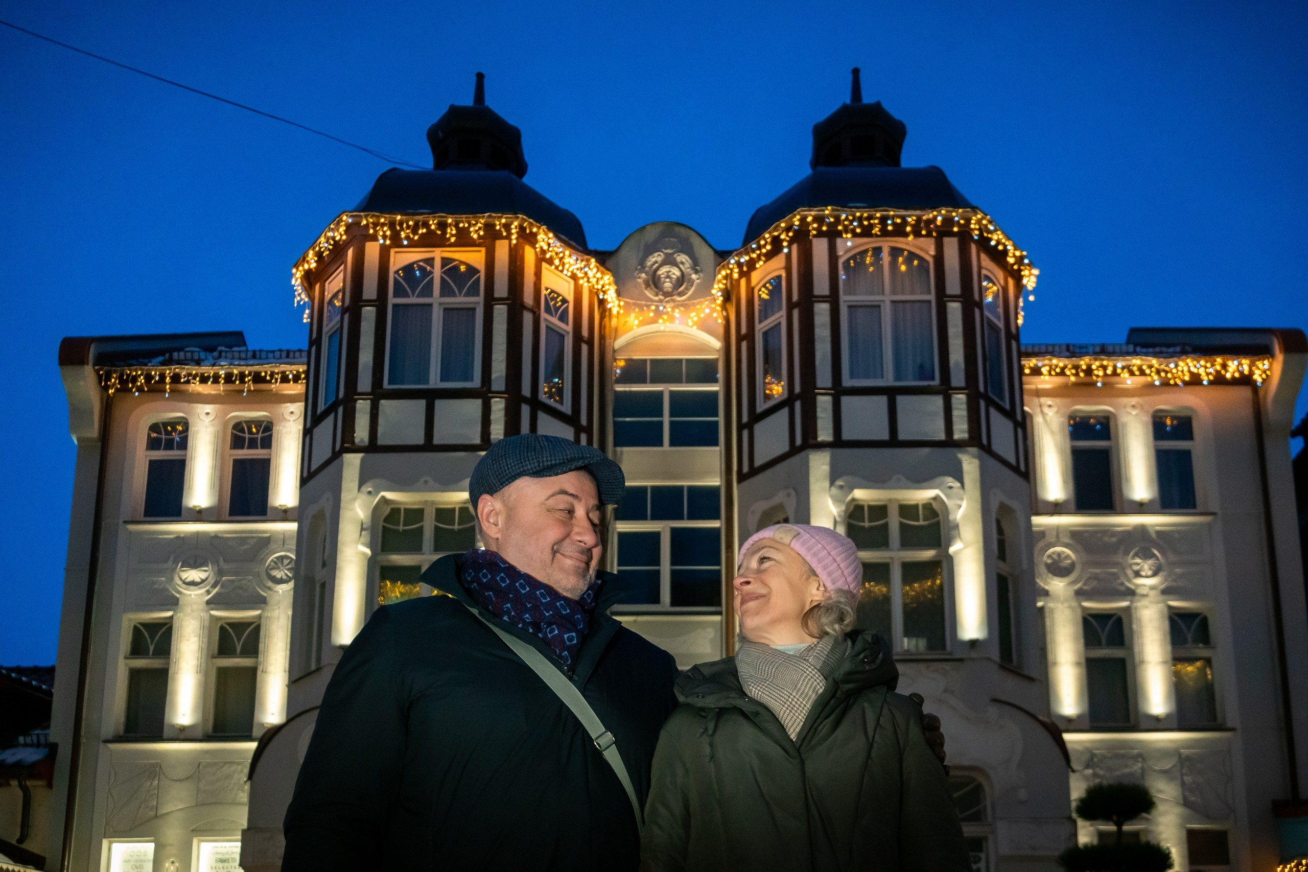 Двое в Новогоднем Зеленоградске. Фотограф Татьяна Рутковская Калининград