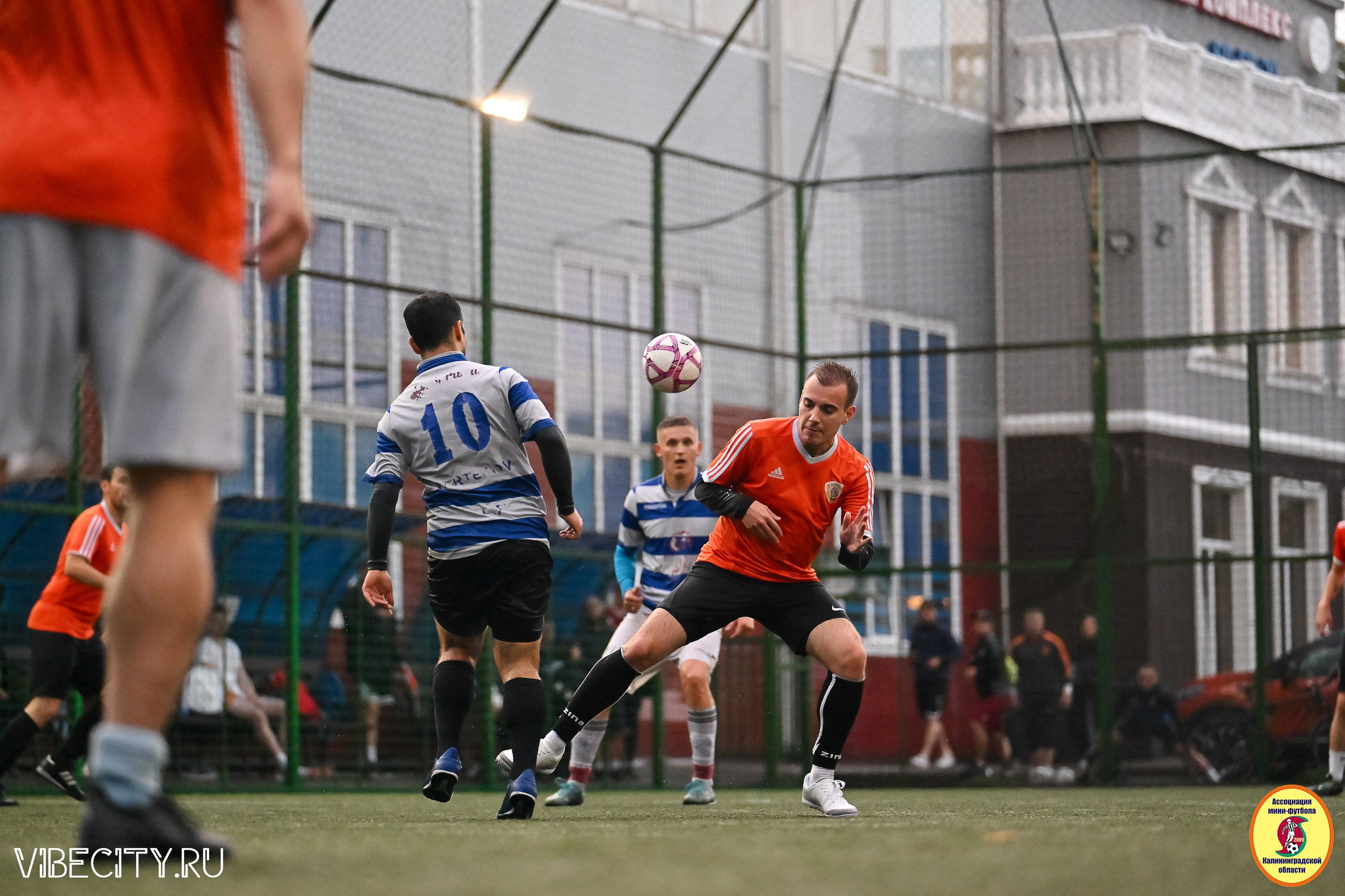 ИГРЫ МИНИ-ФУТБОЛЬНОЙ И КОРПОРАТИВНОЙ ЛИГИ. VIBECITY.RU Вайб Сити Ру Фоторепортажи Фотоотчеты Калининград