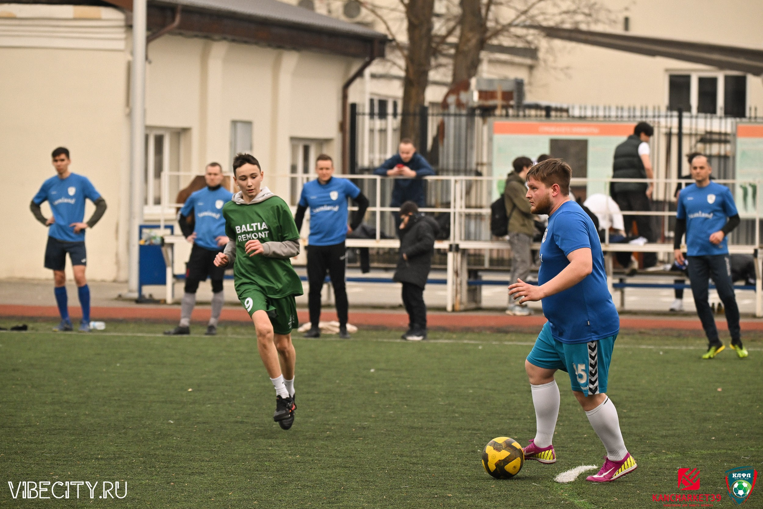 XX ЧЕМПИОНАТ КАЛИНИНГРАДСКОЙ ЛФЛ КАНЦМАРКЕТ39 сезона 2024–2025 гг. VIBECITY.RU Вайб Сити Ру Фоторепортажи Фотоотчеты Калининград