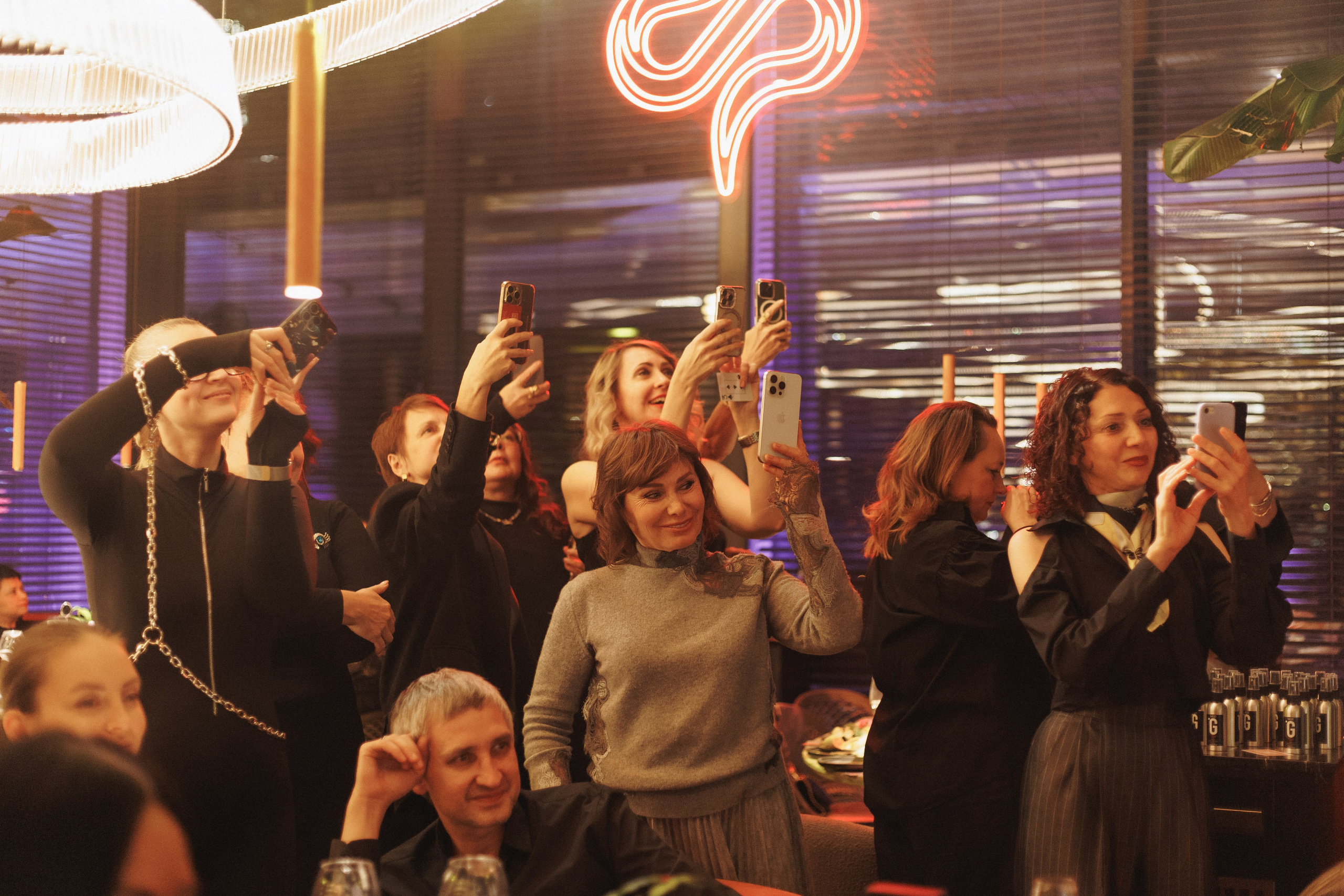 B.DAY PARTY ЖУРНАЛА •G. СВОИ. ФОТООТЧЕТЫ-СОБЫТИЯ-МЕСТА