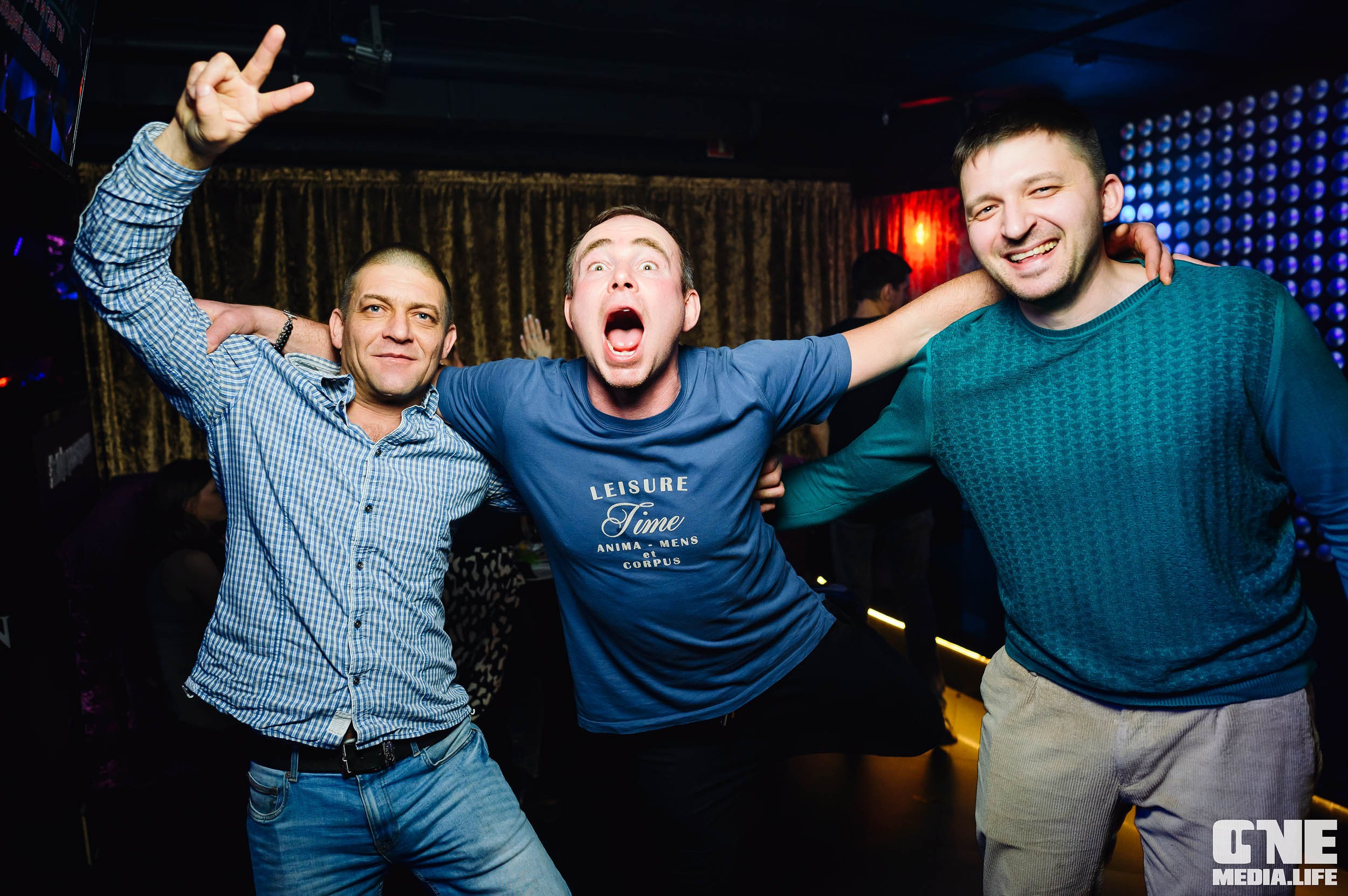 Фотоотчет с вечеринки в караоке-клубе Эйфория. One Media Life: фоторепортажи, фотоотчеты с мероприятий и заведений