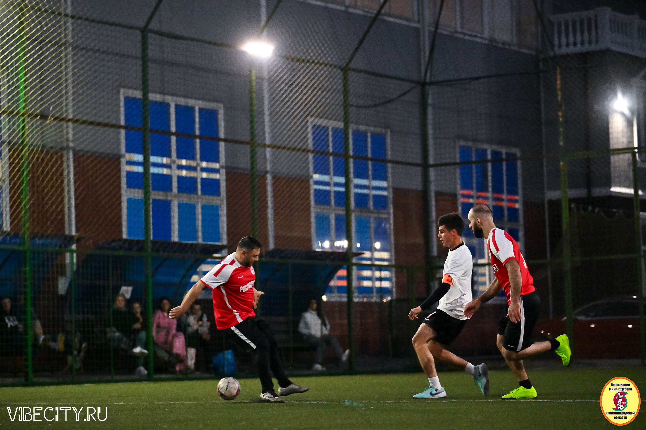ИГРЫ МИНИ-ФУТБОЛЬНОЙ И КОРПОРАТИВНОЙ ЛИГИ. VIBECITY.RU Вайб Сити Ру Фоторепортажи Фотоотчеты Калининград