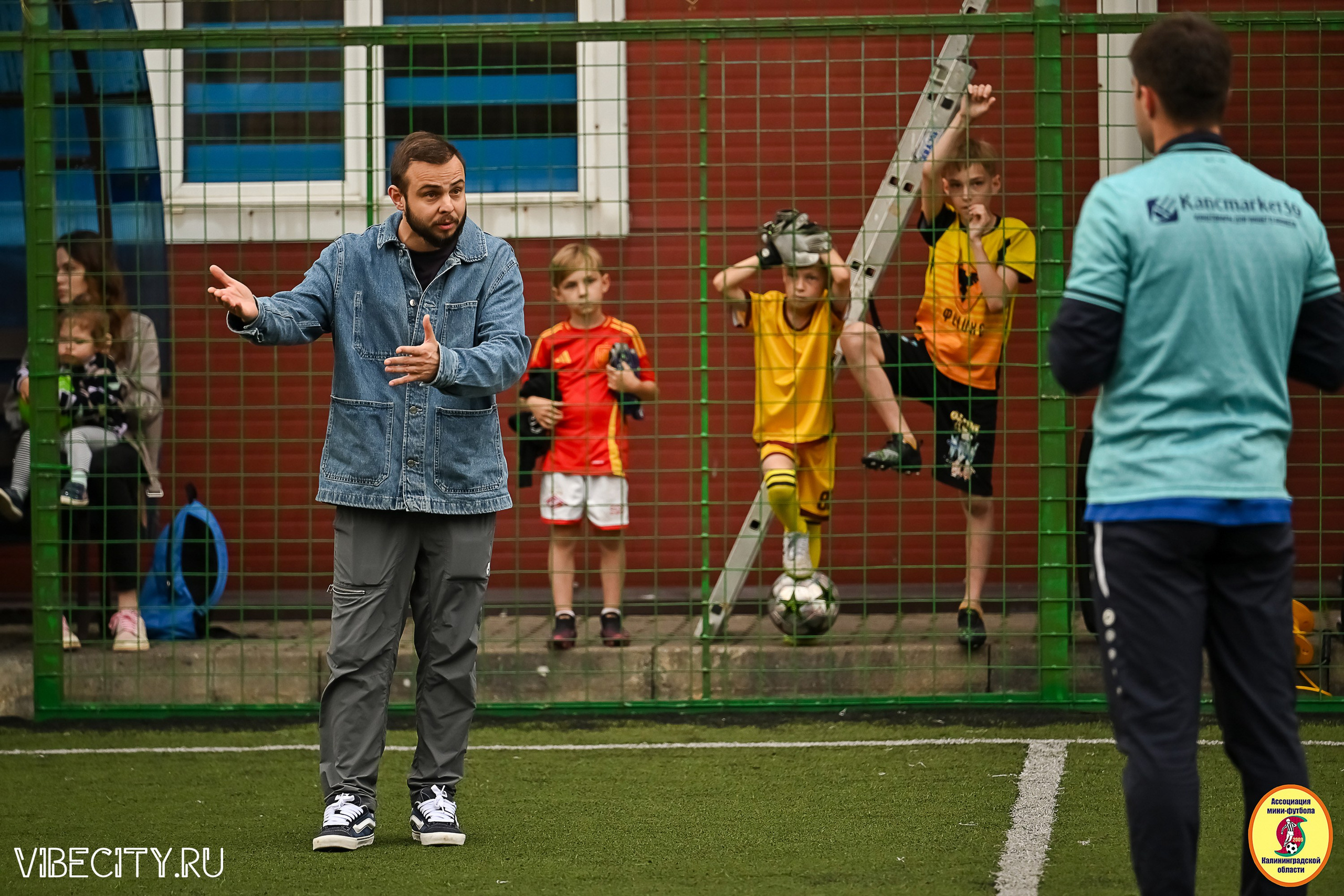 ИГРЫ МИНИ-ФУТБОЛЬНОЙ И КОРПОРАТИВНОЙ ЛИГИ. VIBECITY.RU Вайб Сити Ру Фоторепортажи Фотоотчеты Калининград
