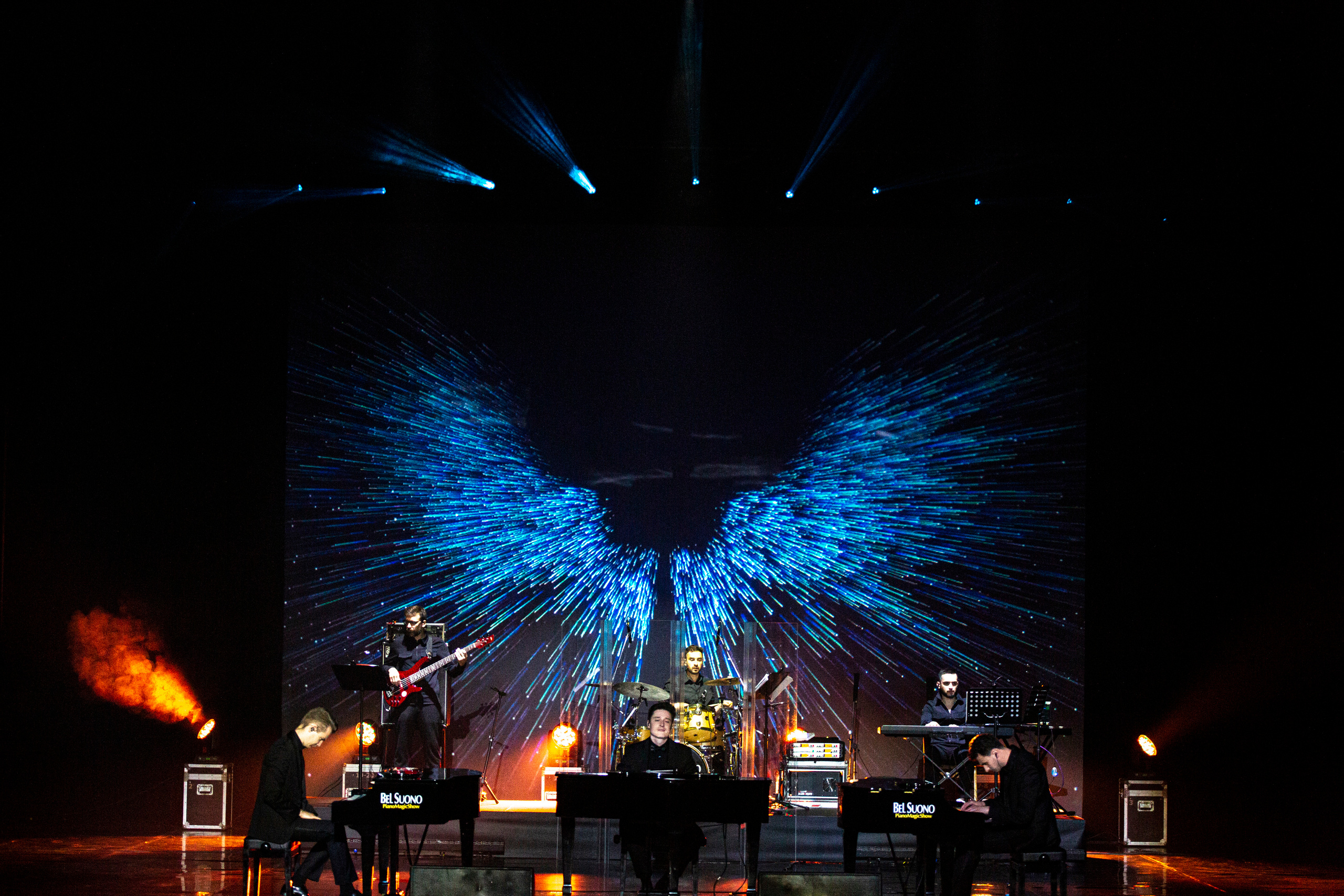 Шоу трёх роялей на сцене Зимнего театра. Фотограф в Сочи Юрий Шептаев