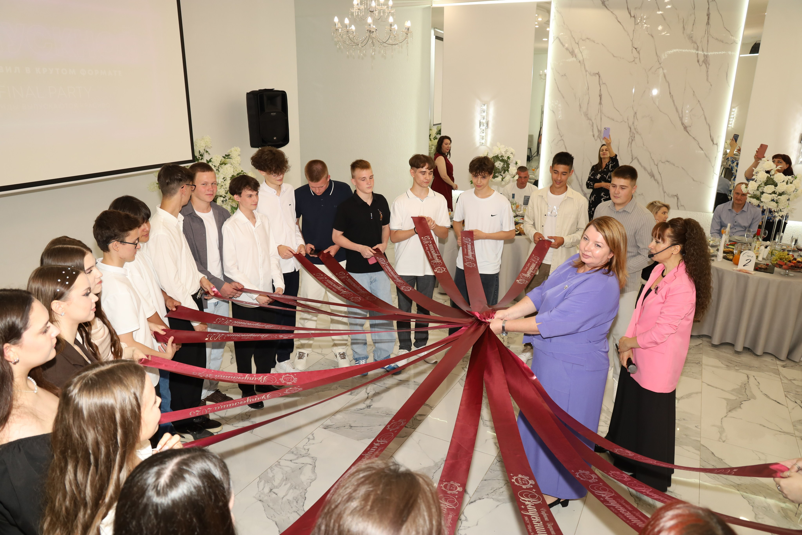 Выпускной 9Д 62 школы. Семейный фотограф в Казани Римма Гатауллина