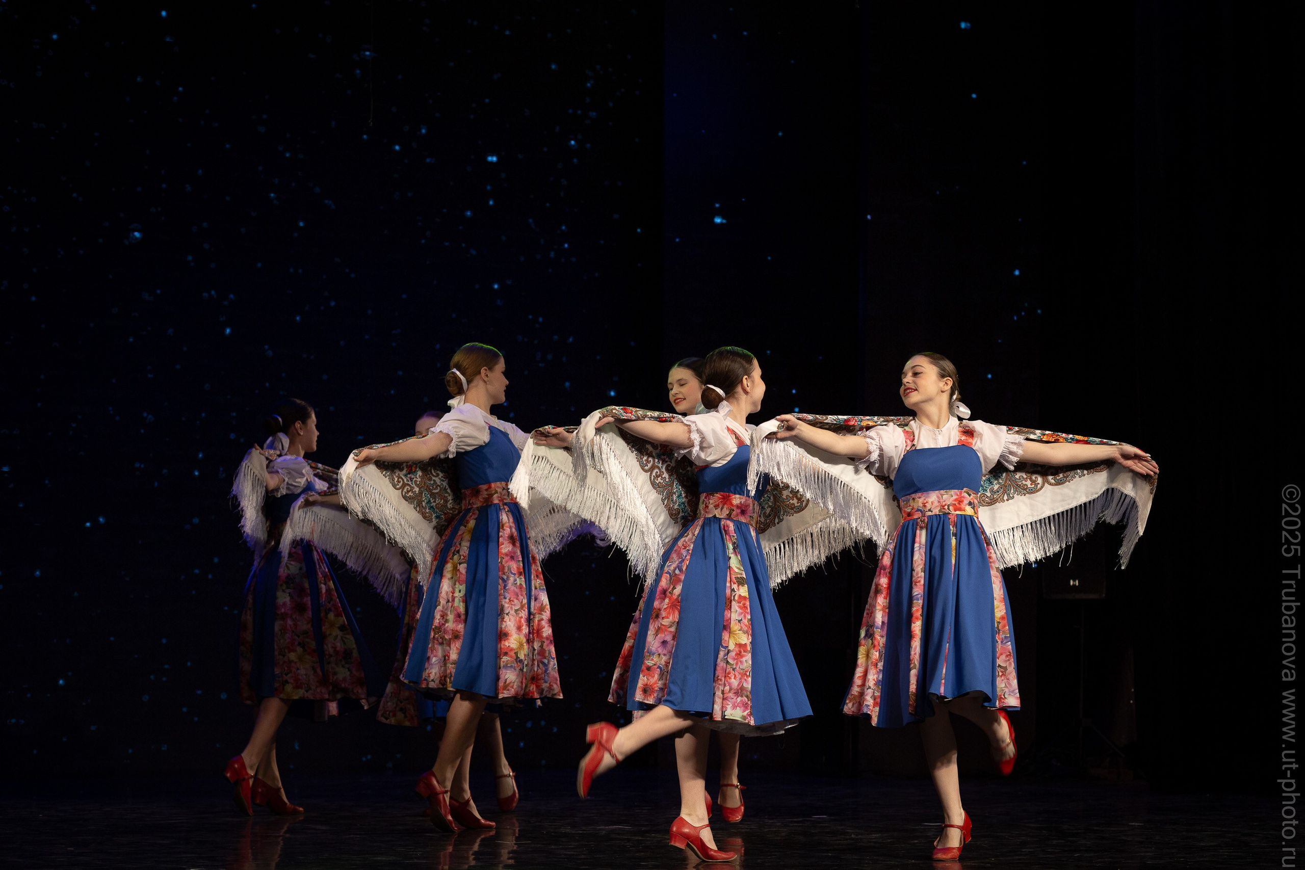 Концерт «Подарок мамам». Детская хореографическая школа г. Симферополя. Юлия Трубанова, репортаж Симферополь, Крым