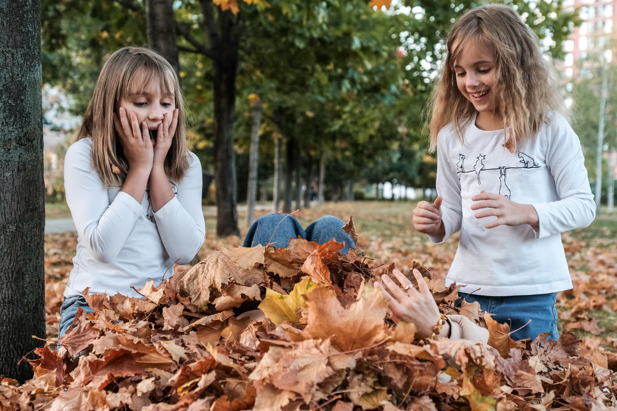 Прогулка Марии с дочерьми в парке Ходынское поле. Семейный и детский фотограф в Москве Светлана Потемкина