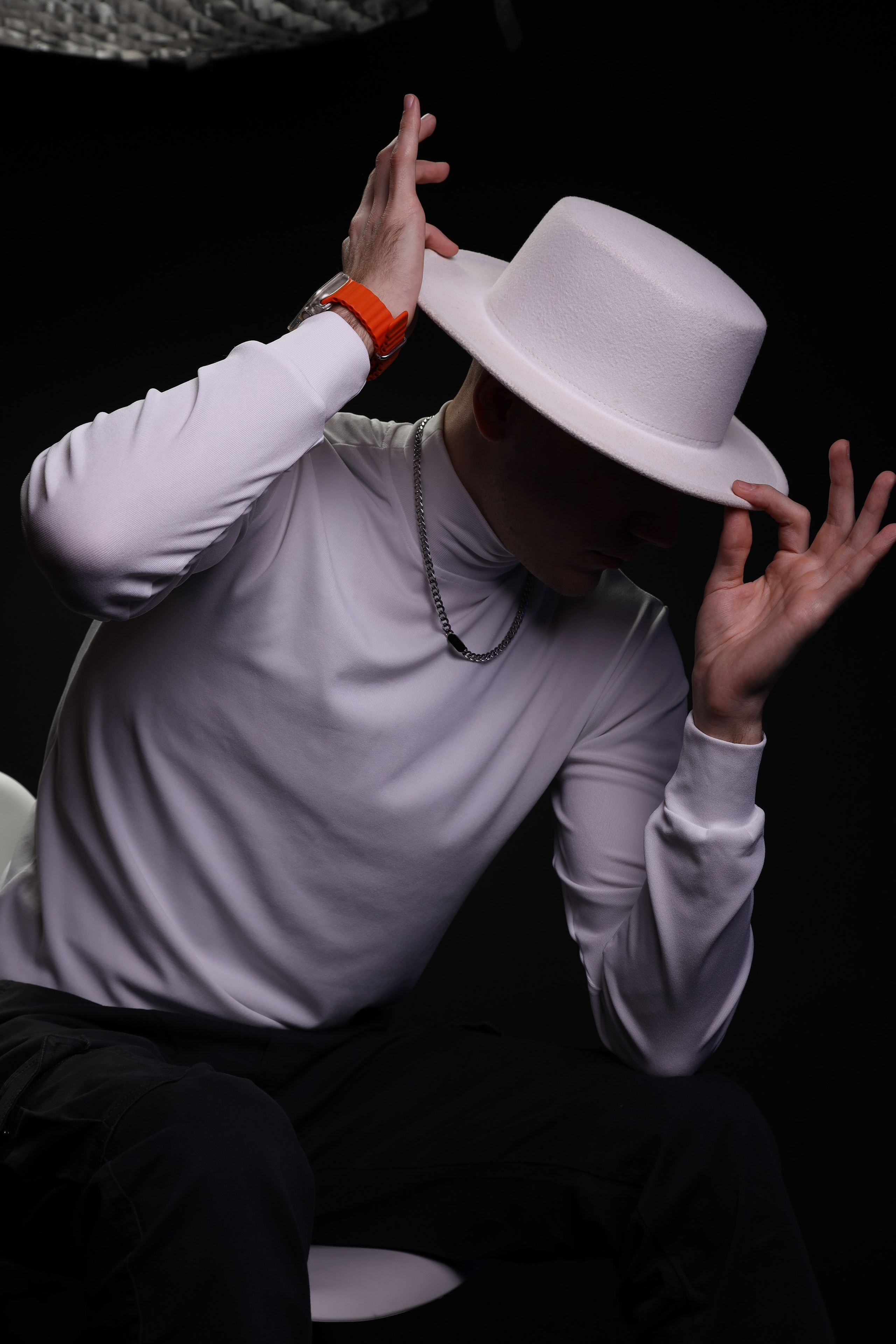 The White hat Alex. Профессиональный фотограф в Воронеже Владислав Крылов