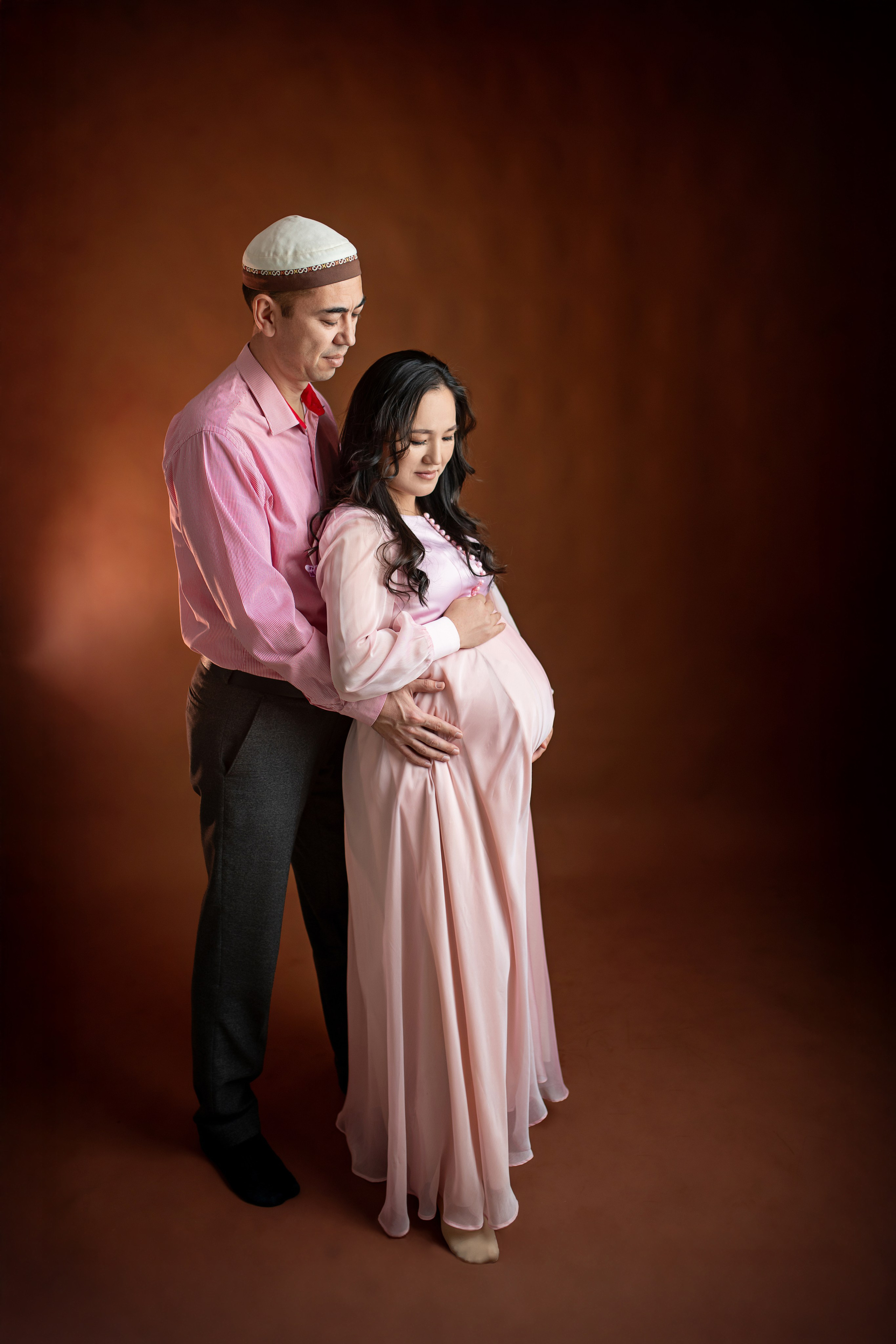 Фотосессия беременности в студии (Классика. Однотонные фоны) + Бохо стиль). Творческая команда Ульяшевы, свадебная и семейная фотография. Кахахста