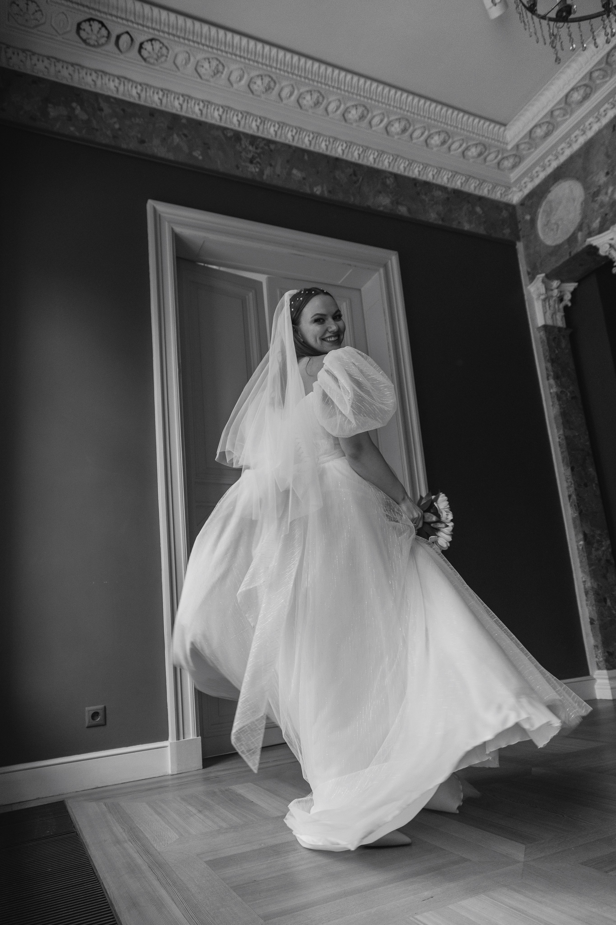 свадебный фотограф гладков дмитрий в усадьбе муравьёвых-апостолов, фотосессия невесты