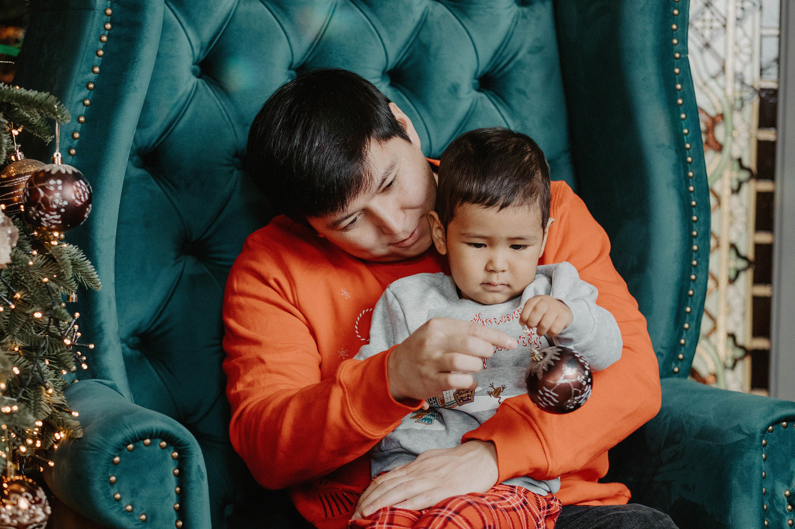 Семейная фотосессия Бахыт, Алем и Берика в фотостудии 2Stula. Свадебный, семейный и портретный фотограф в Алматы, Костанай